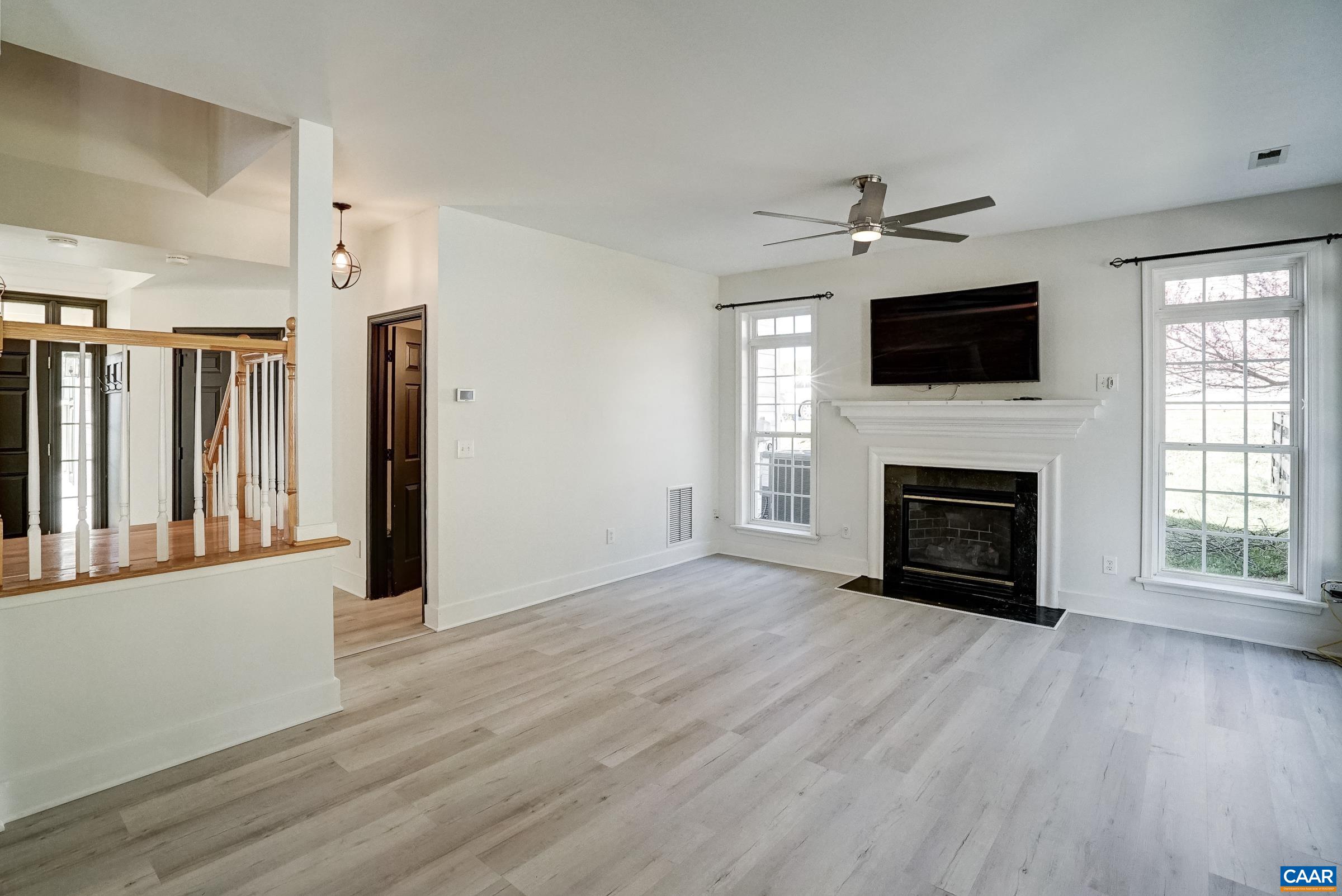 145 GRAYROCK DR