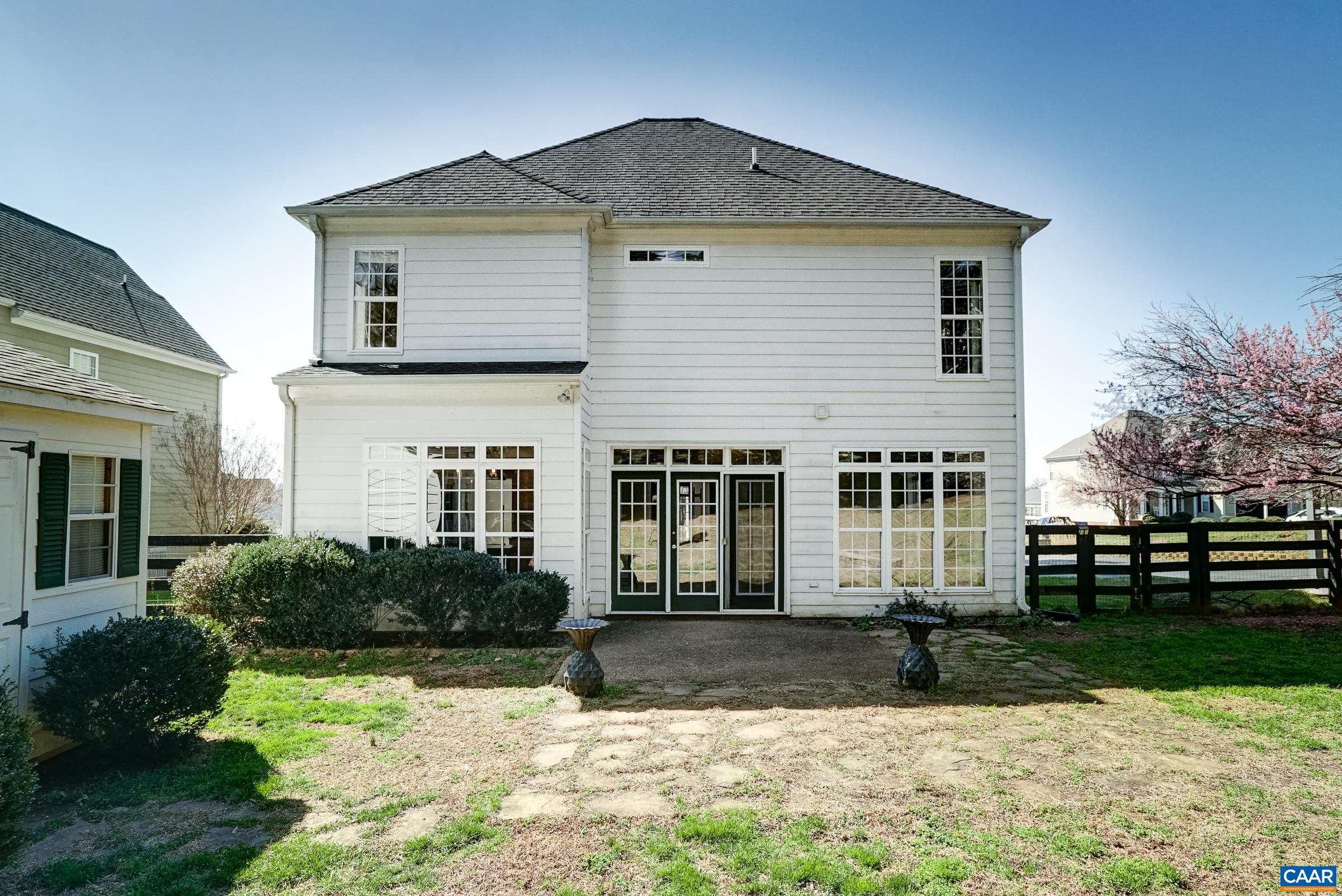 145 GRAYROCK DR