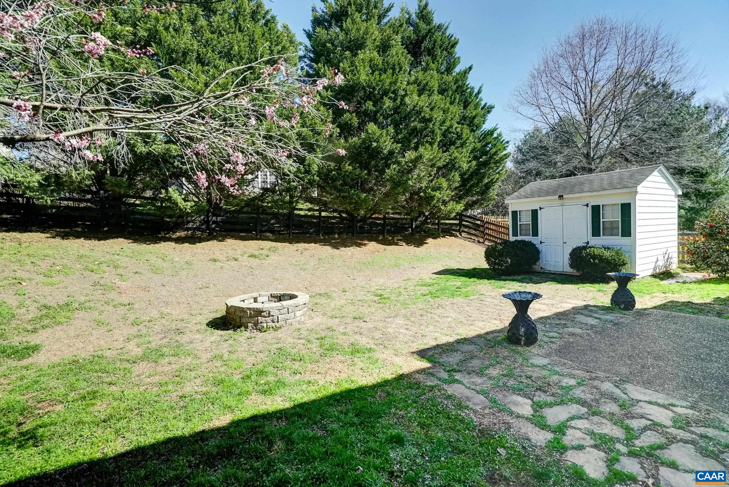 145 GRAYROCK DR