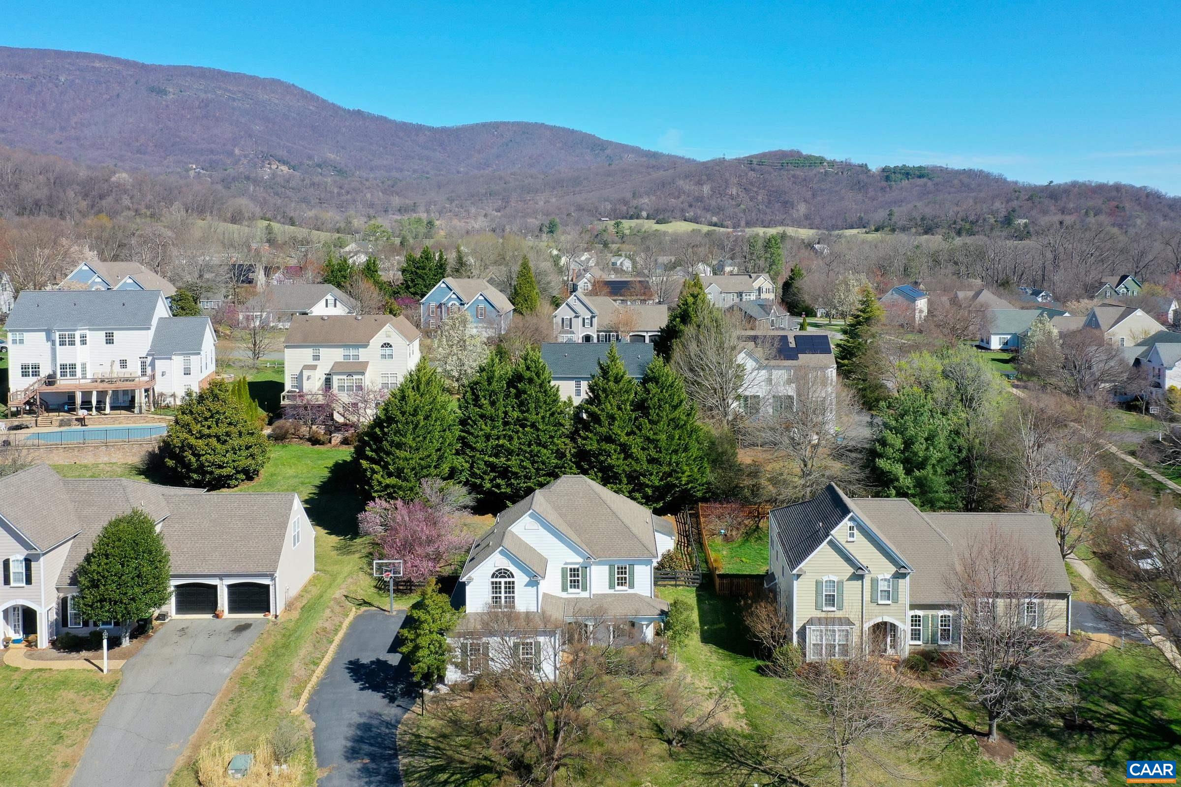 145 GRAYROCK DR