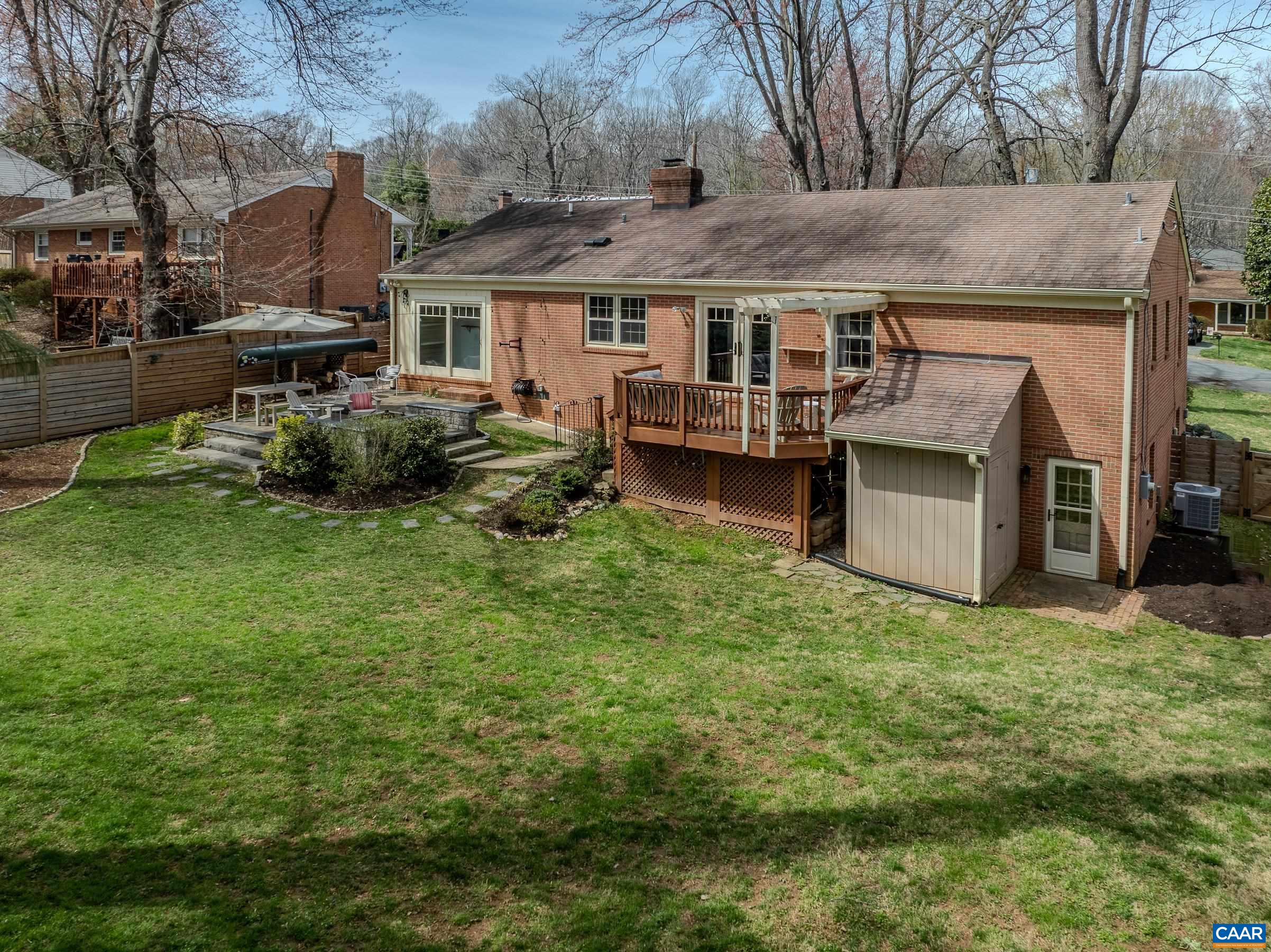 1416 LESTER DR