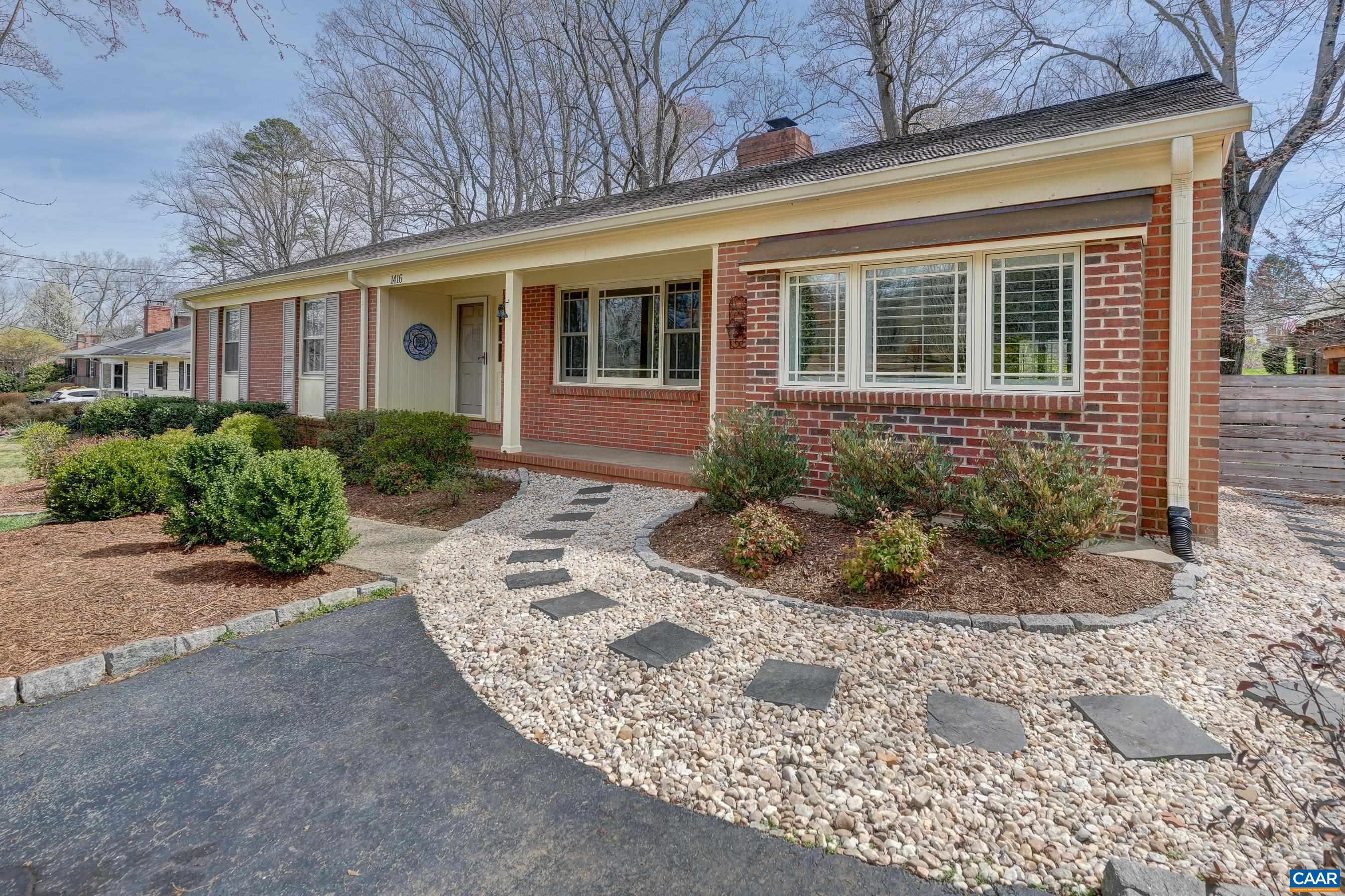 1416 LESTER DR