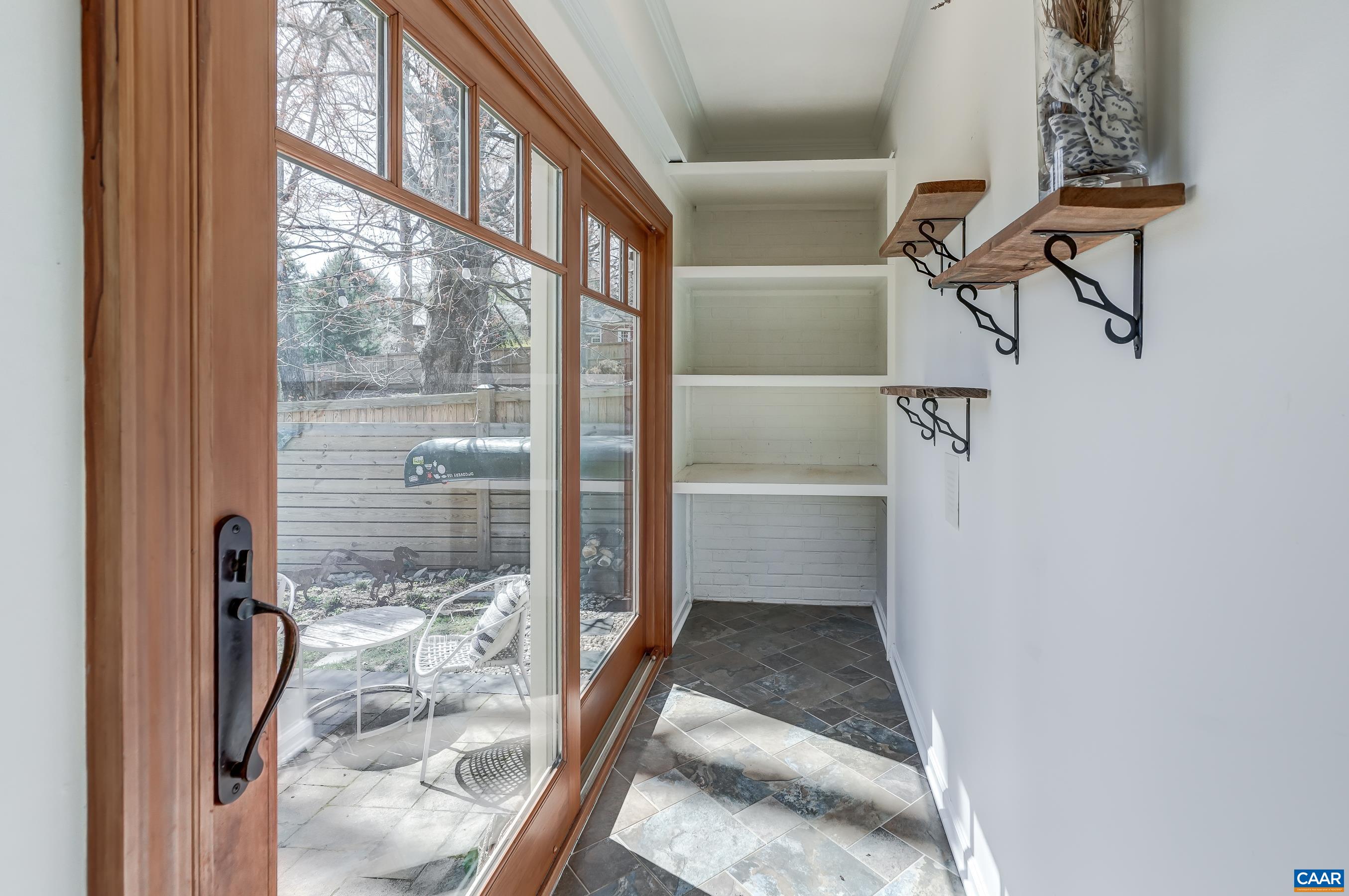 1416 LESTER DR