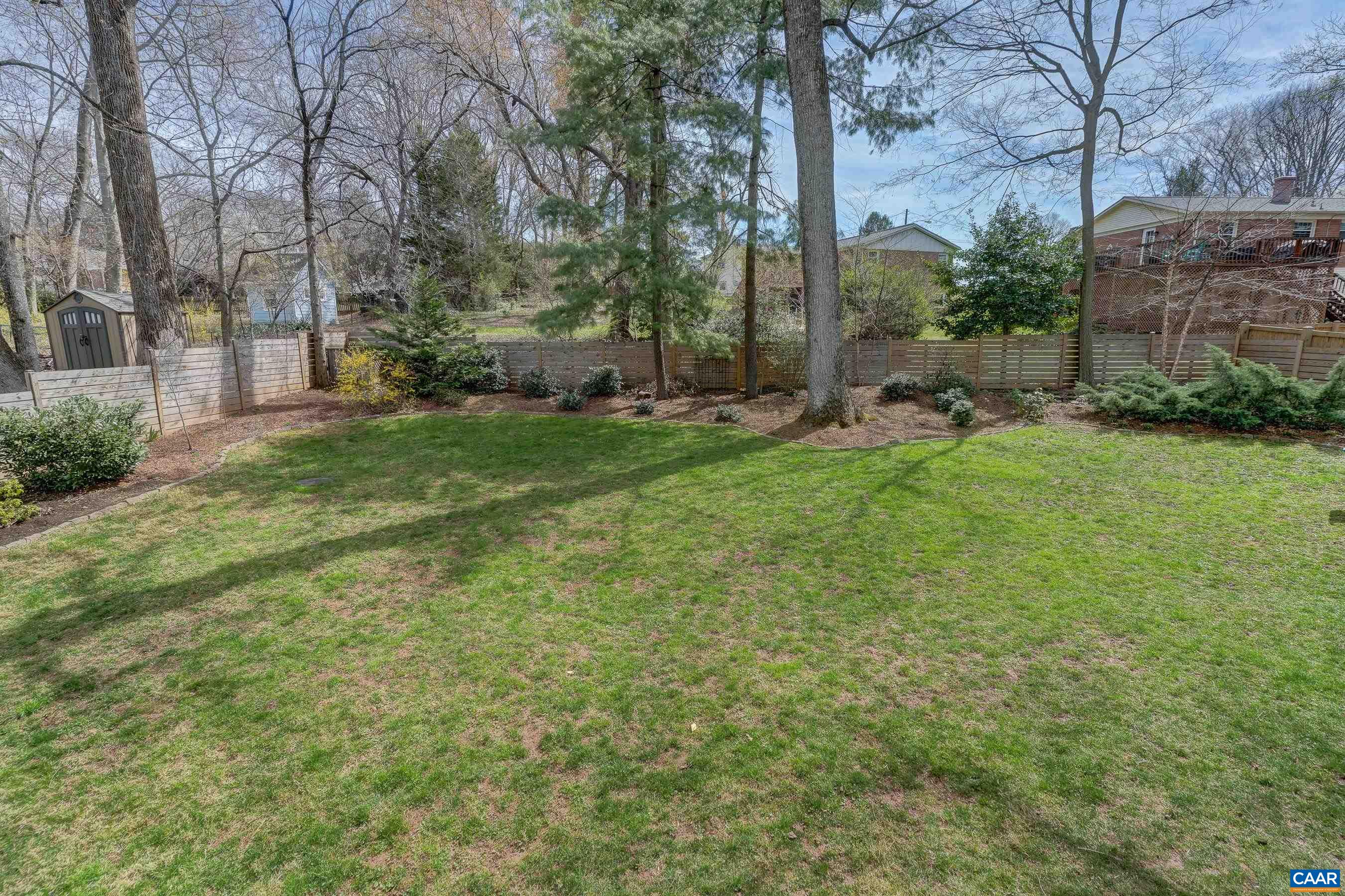 1416 LESTER DR