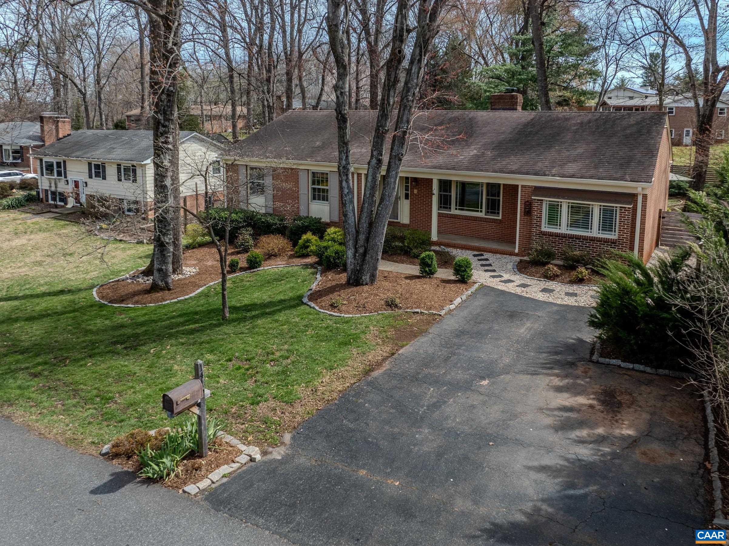 1416 LESTER DR