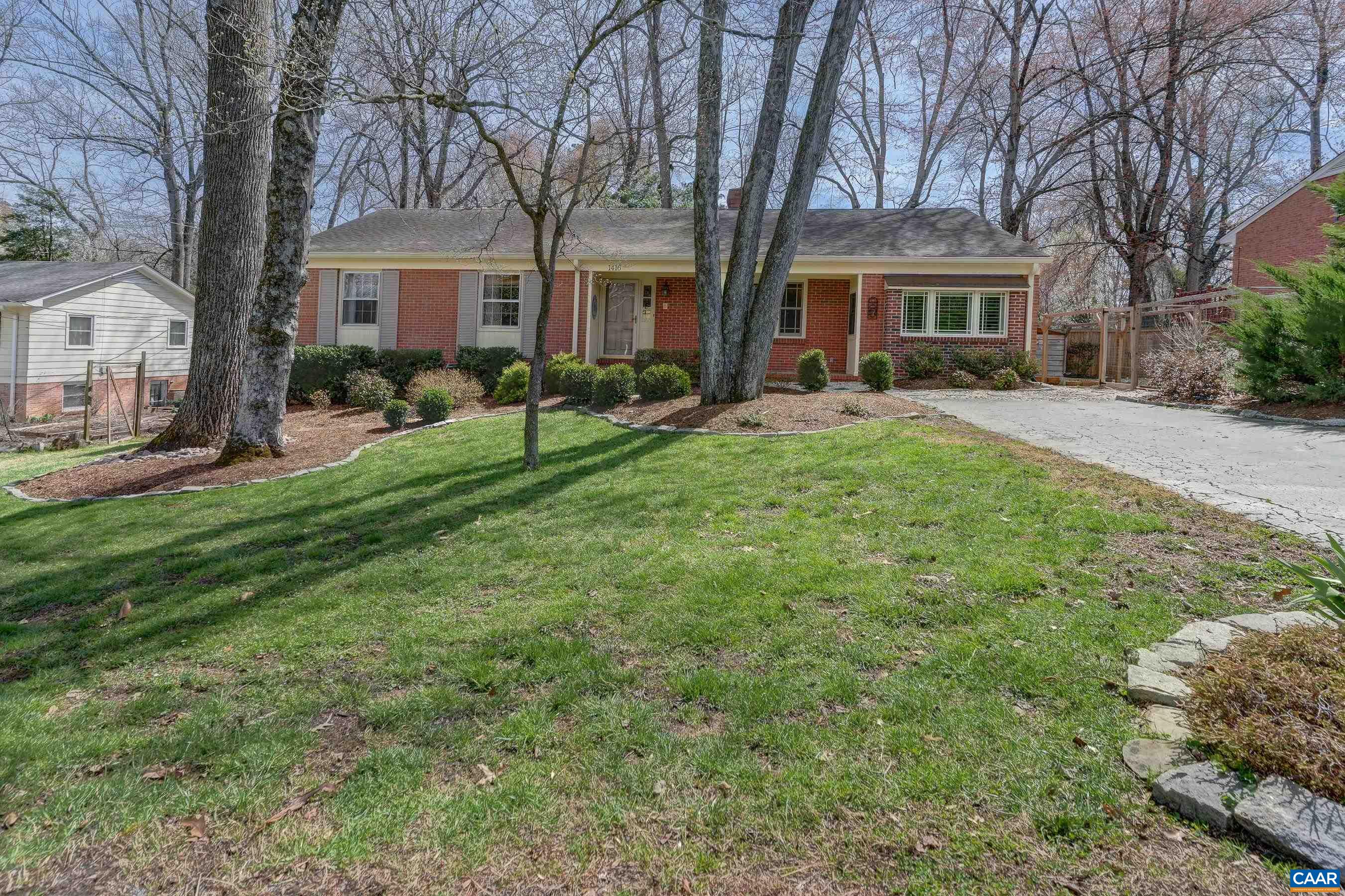 1416 LESTER DR