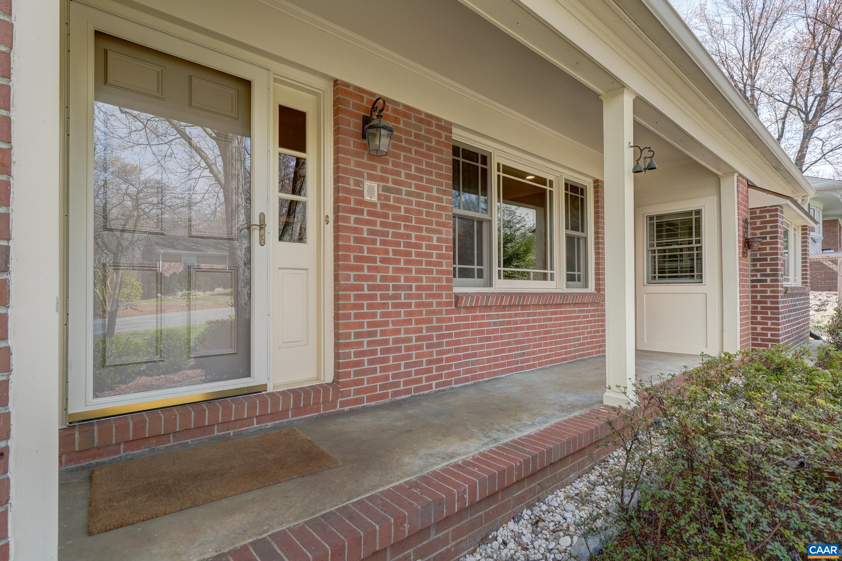 1416 LESTER DR