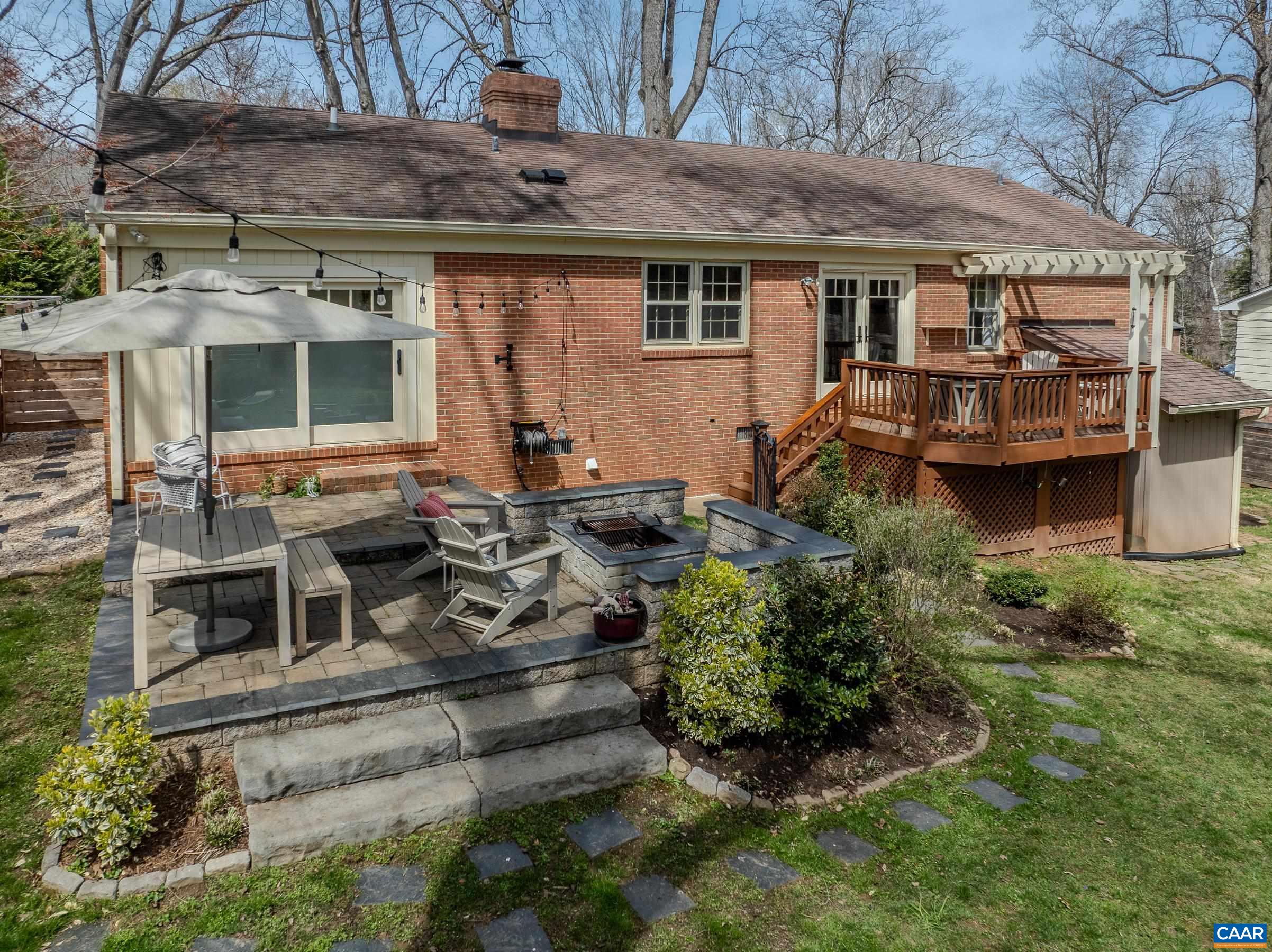 1416 LESTER DR
