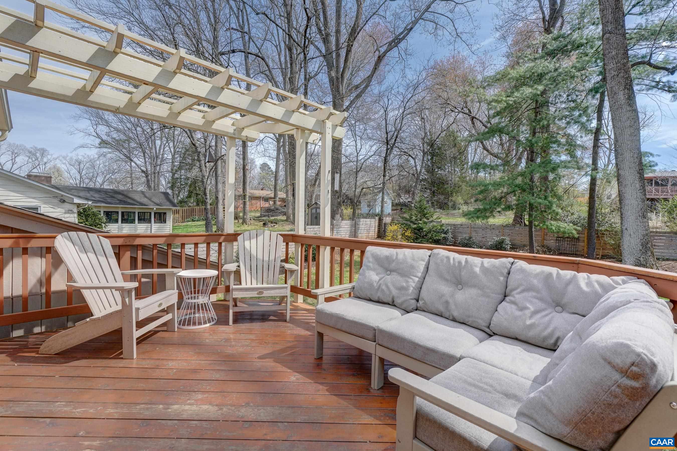 1416 LESTER DR
