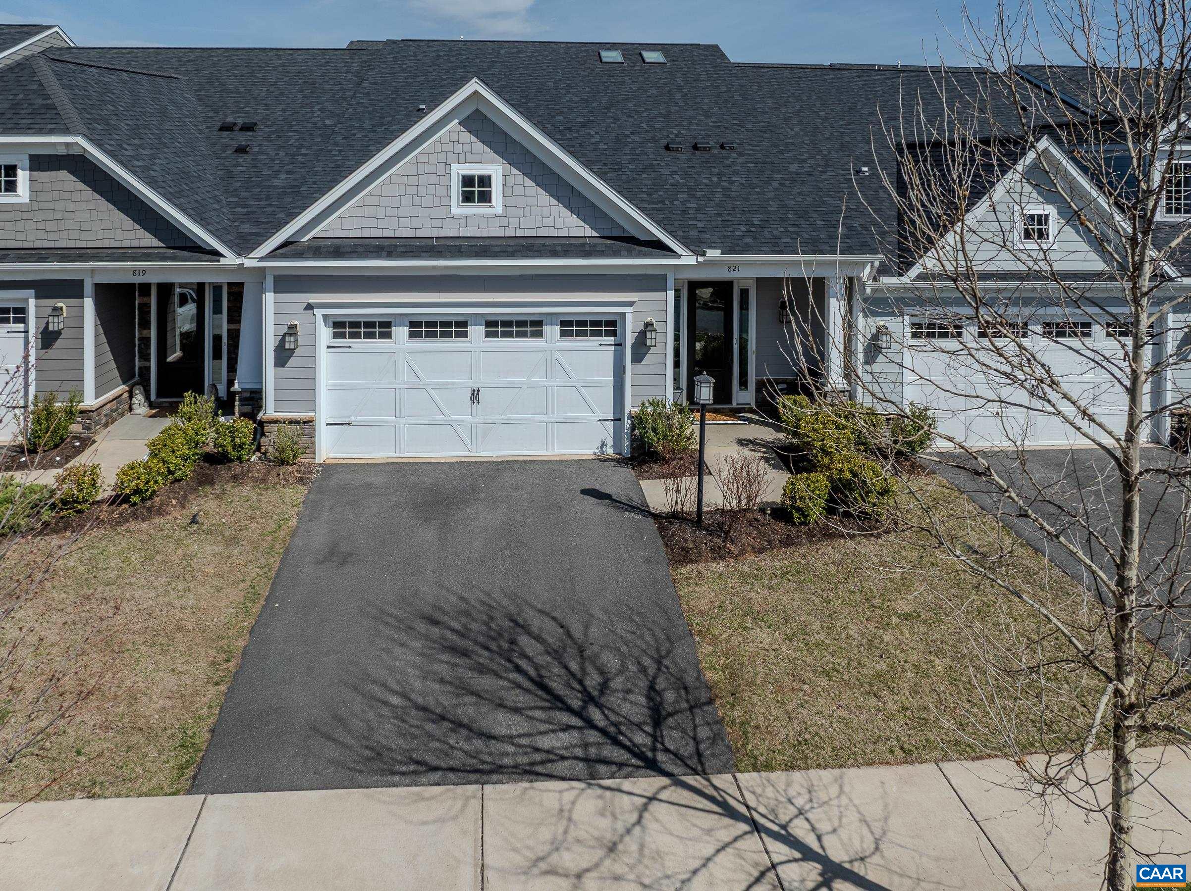 821 HEATHFIELD LN