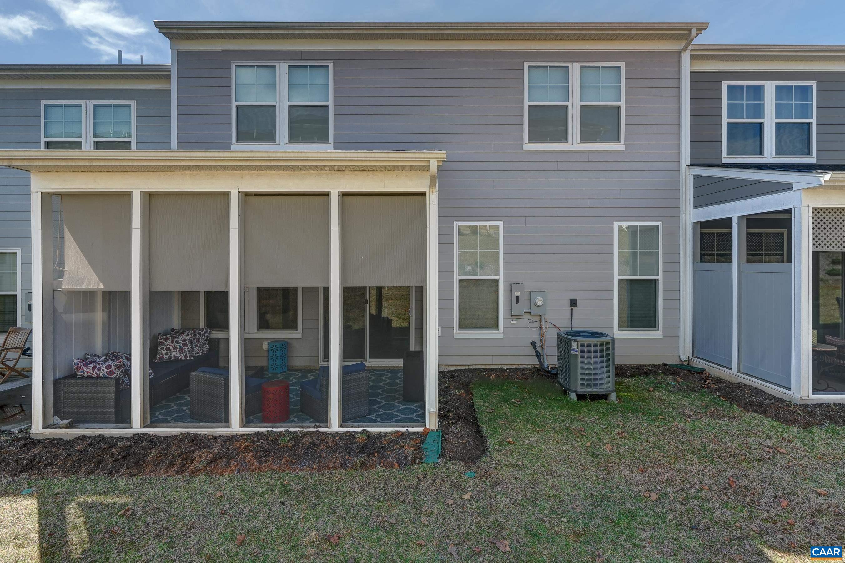 821 HEATHFIELD LN