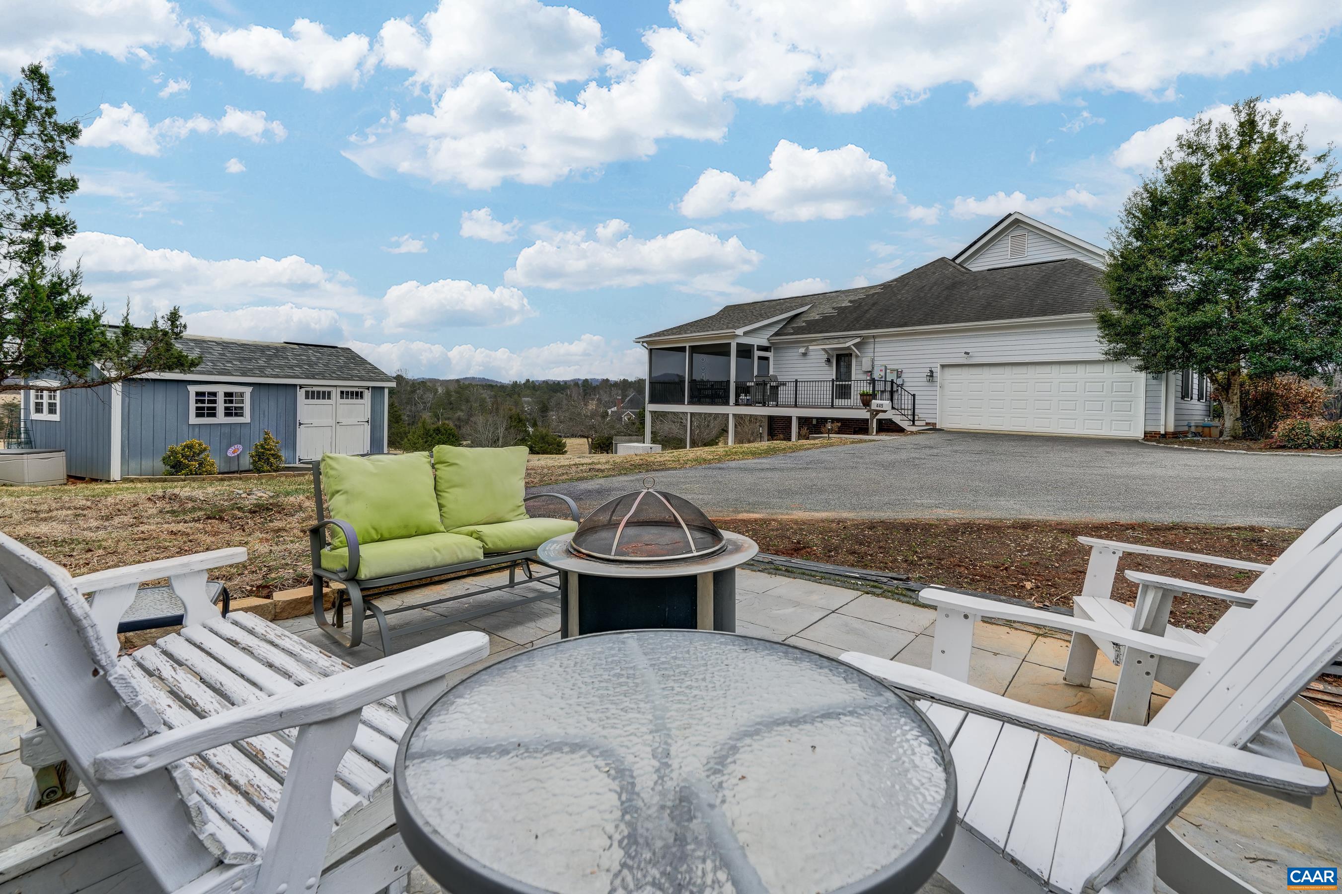 445 BURCHS CREEK RD