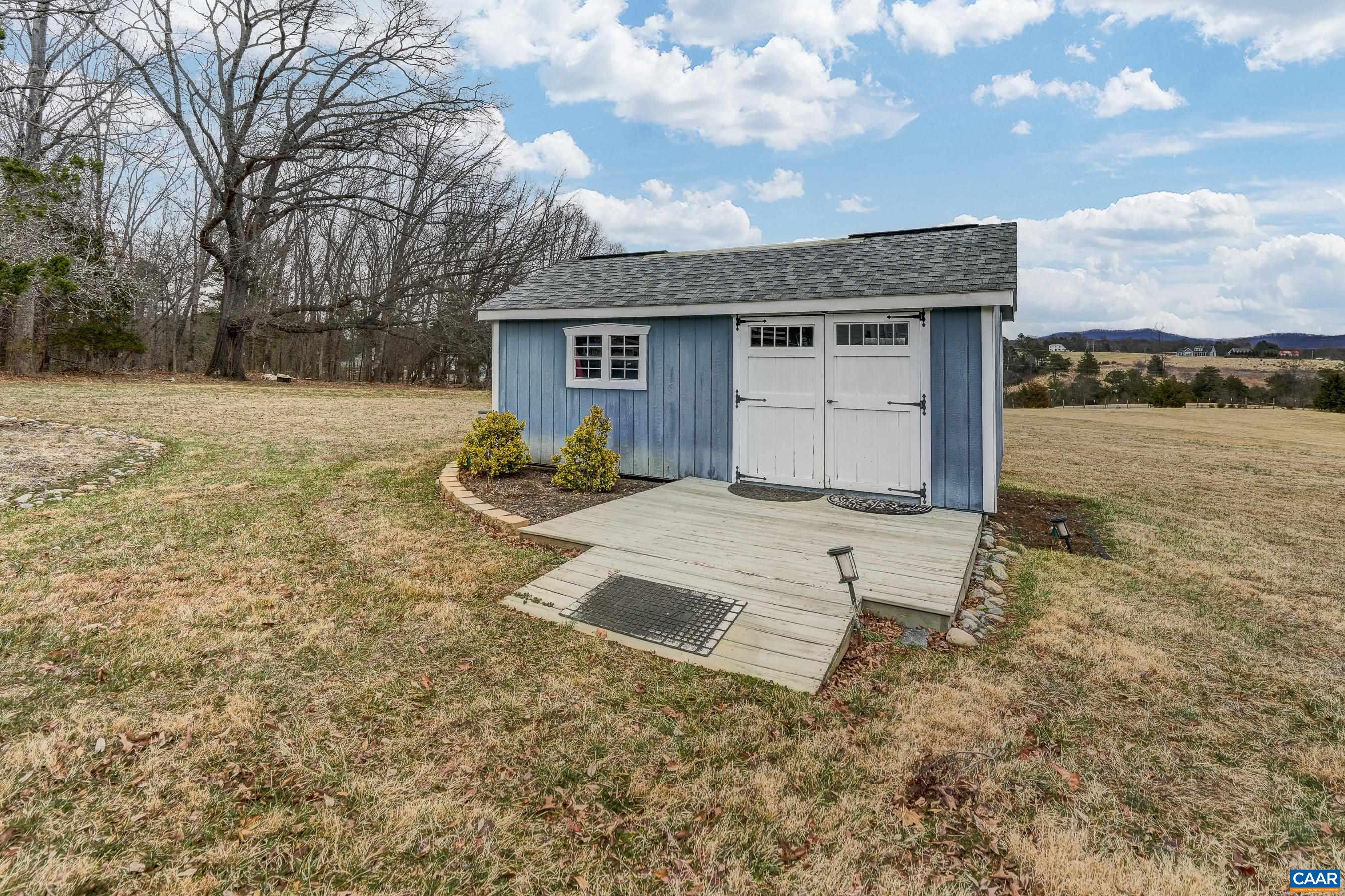 445 BURCHS CREEK RD