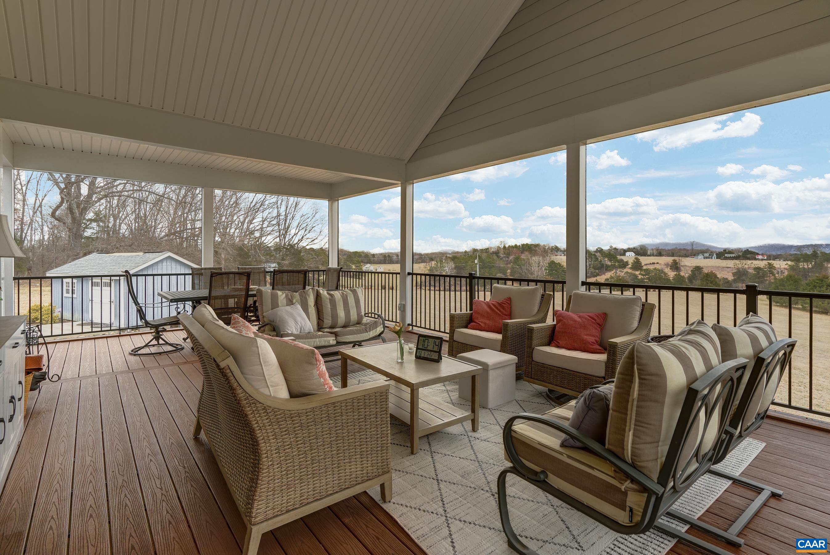 445 BURCHS CREEK RD