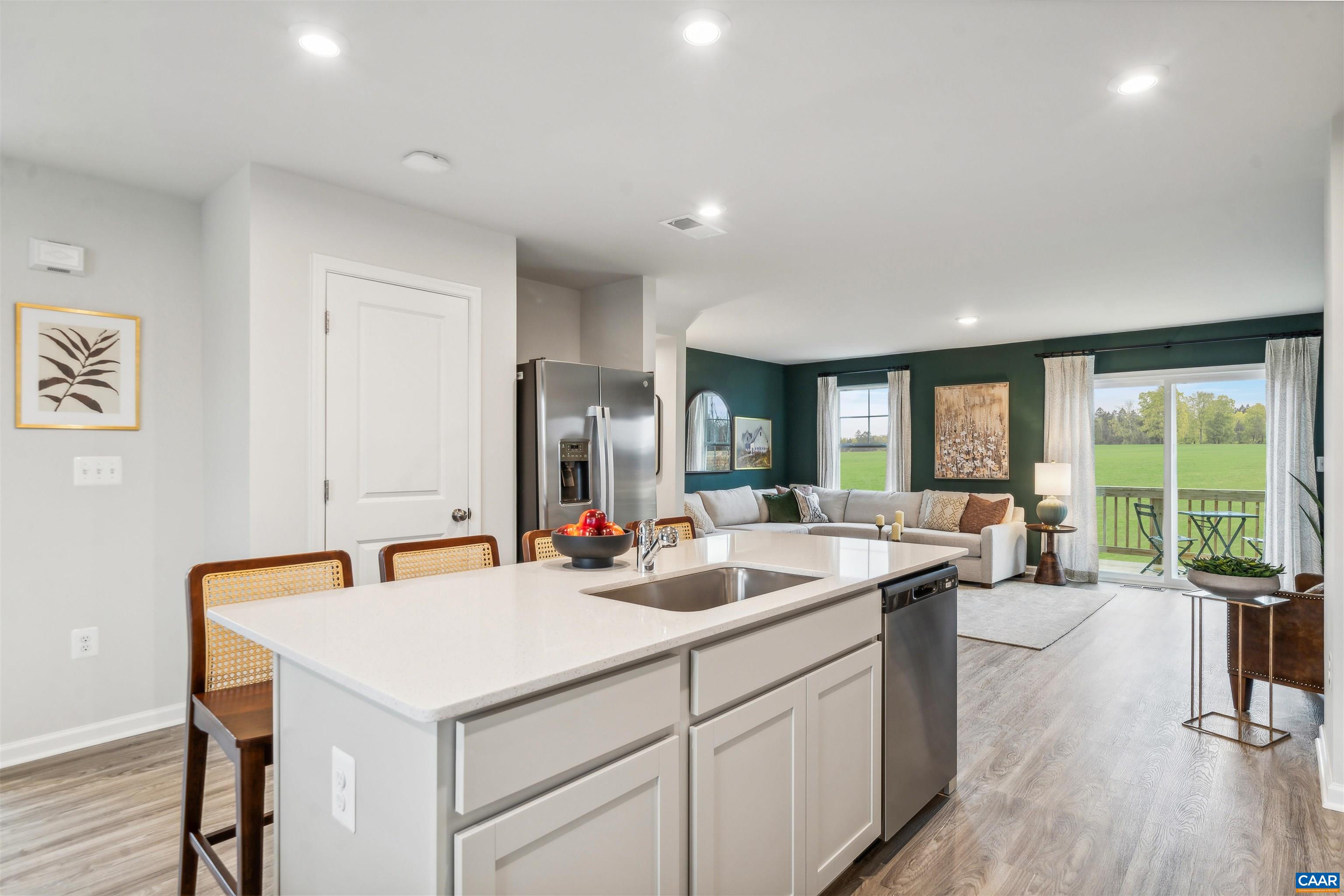 77 LAURIN ST Unit: 38