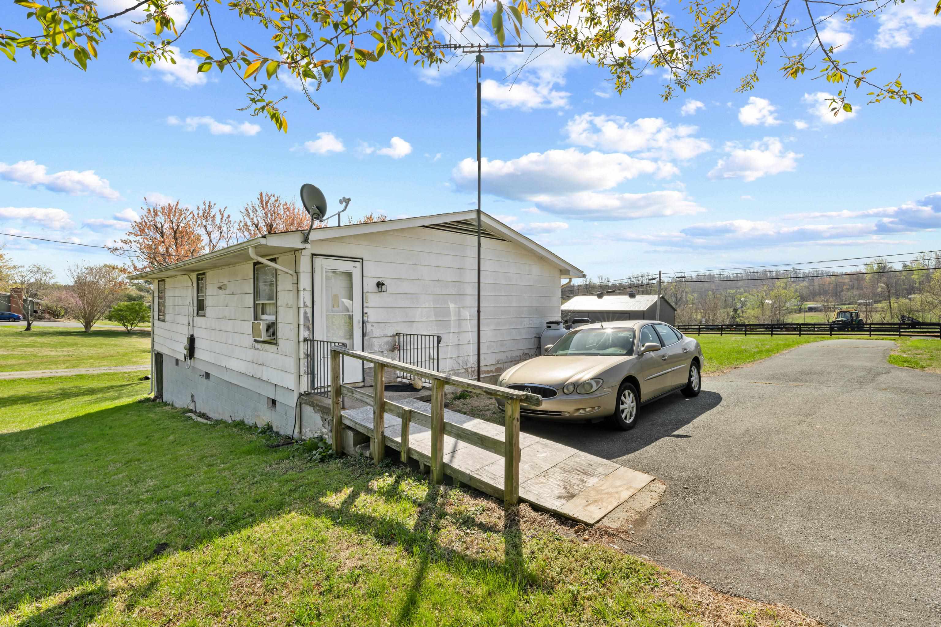 8688 BROOKSVILLE RD