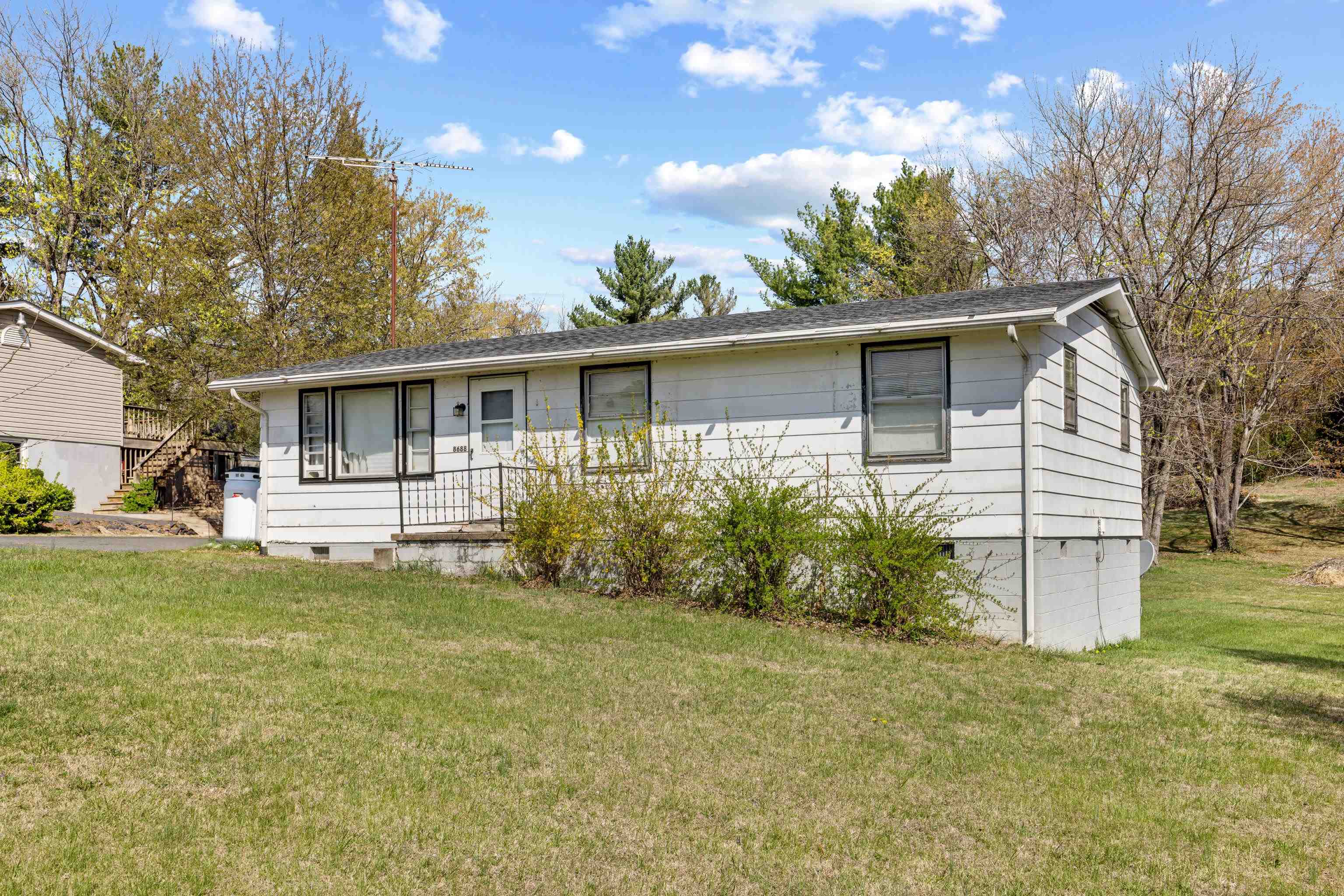 8688 BROOKSVILLE RD