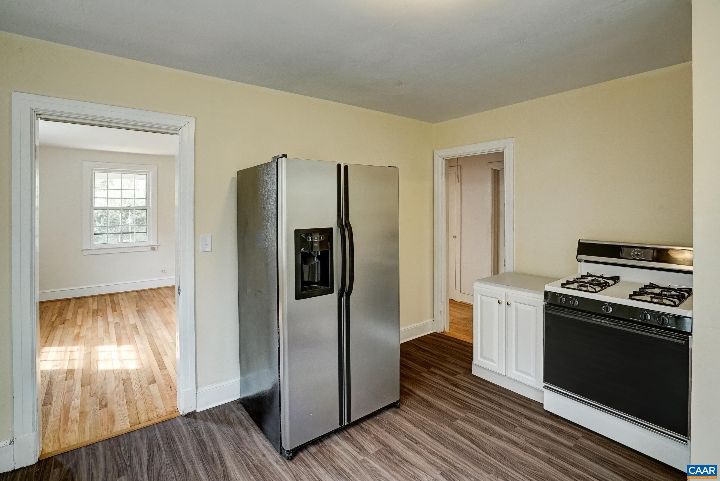 2425 JEFFERSON PARK AVE