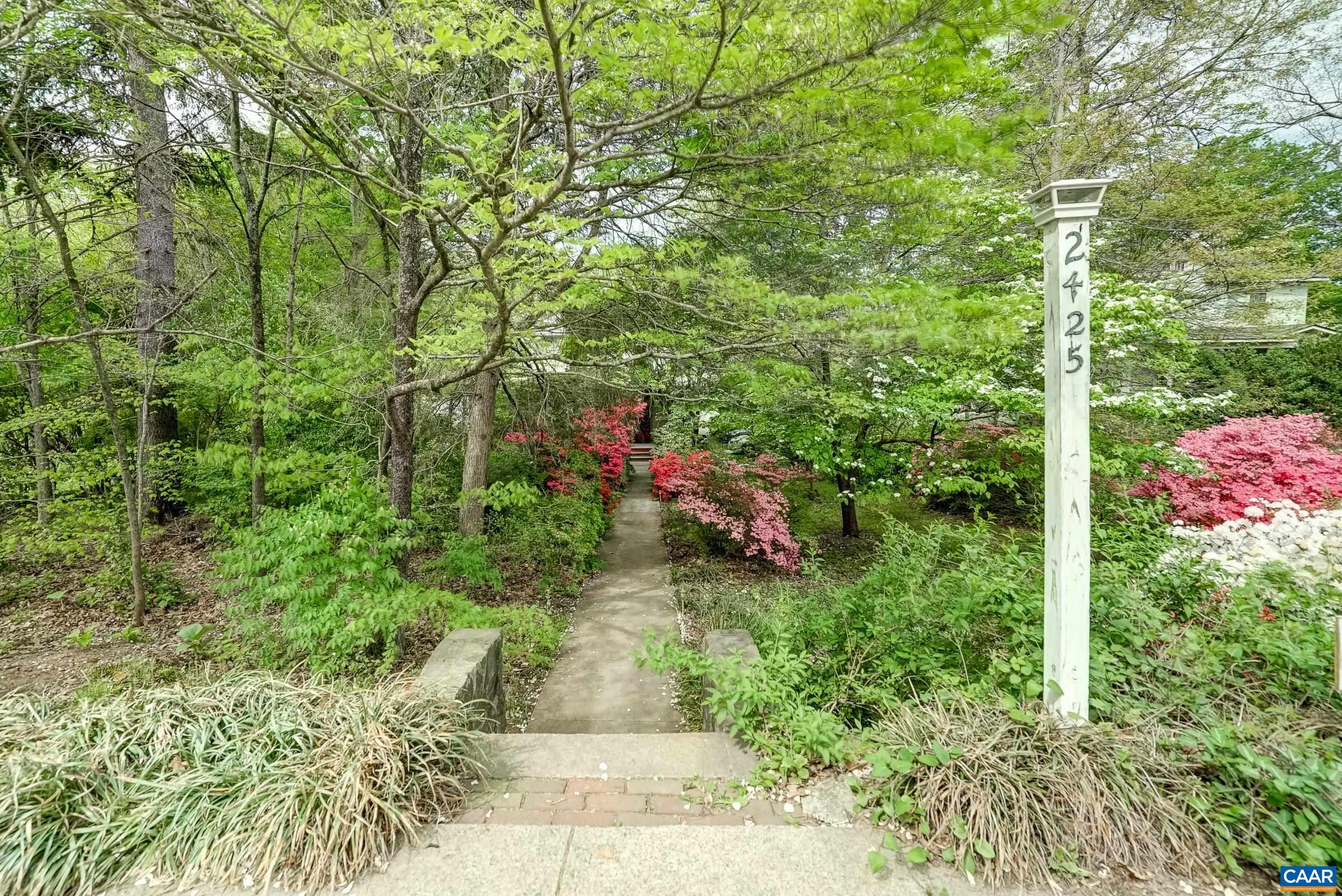 2425 JEFFERSON PARK AVE