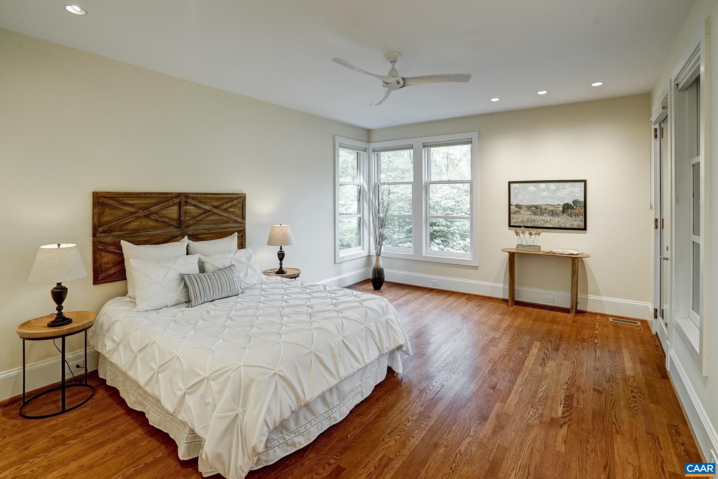 2425 JEFFERSON PARK AVE