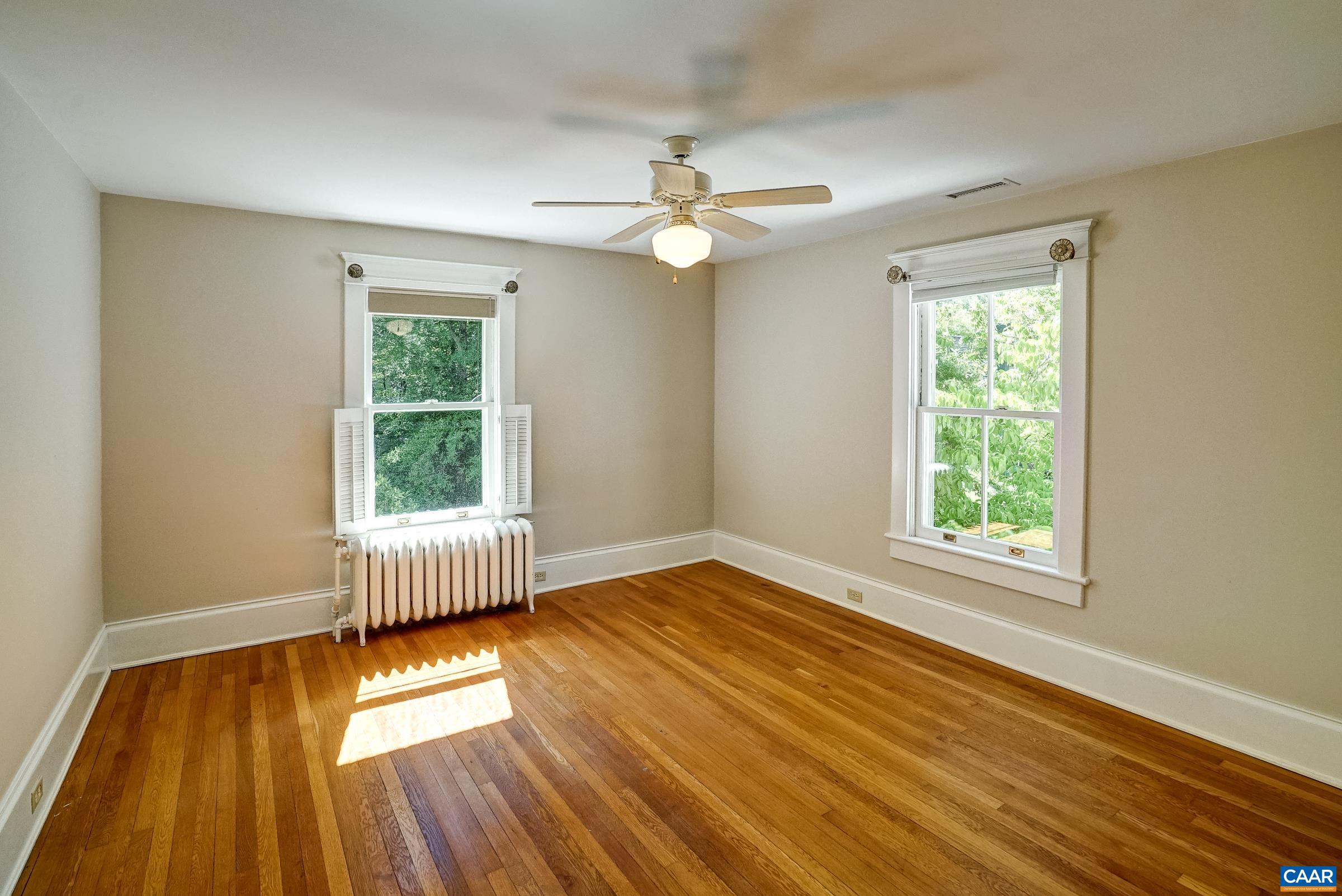 2425 JEFFERSON PARK AVE