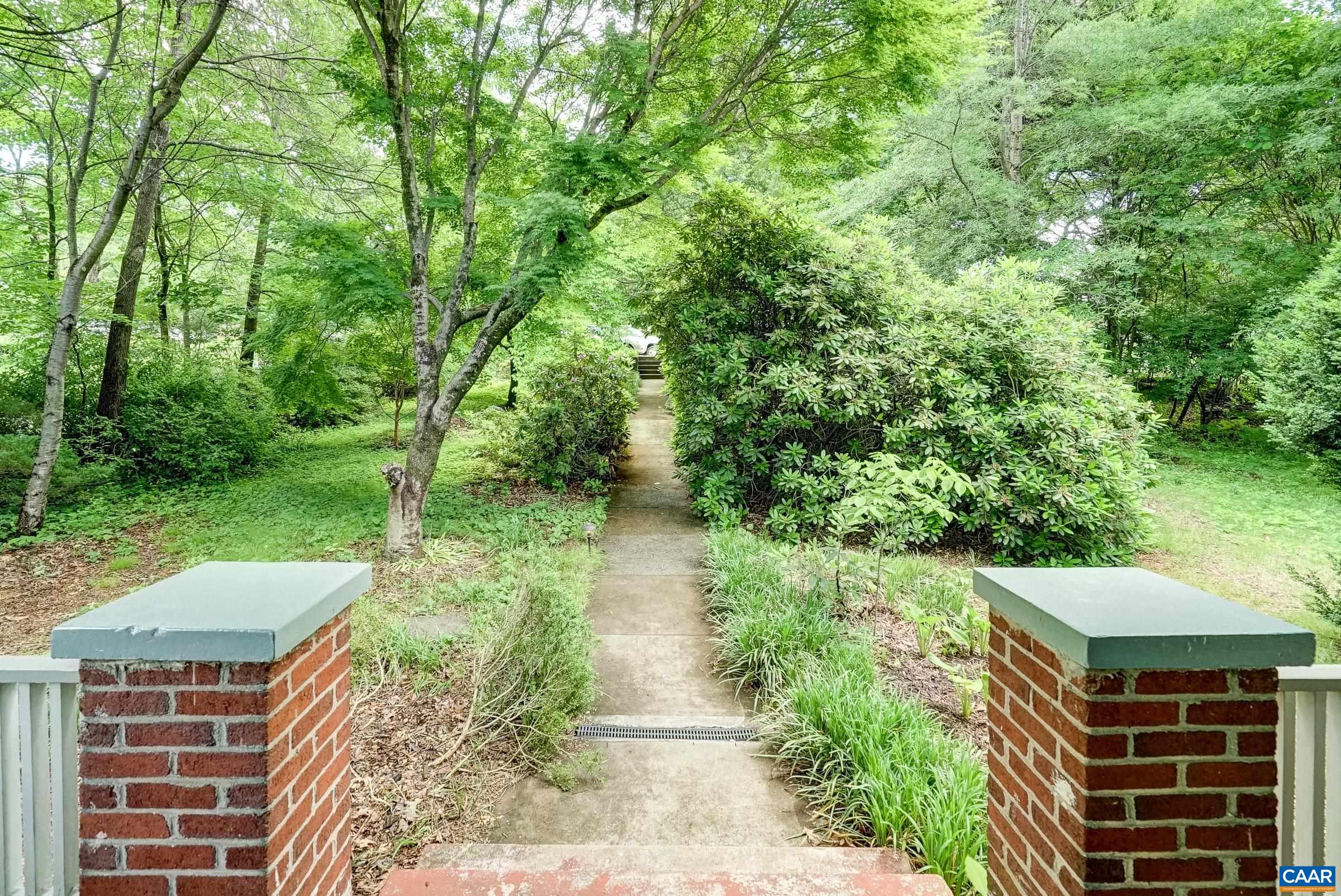 2425 JEFFERSON PARK AVE