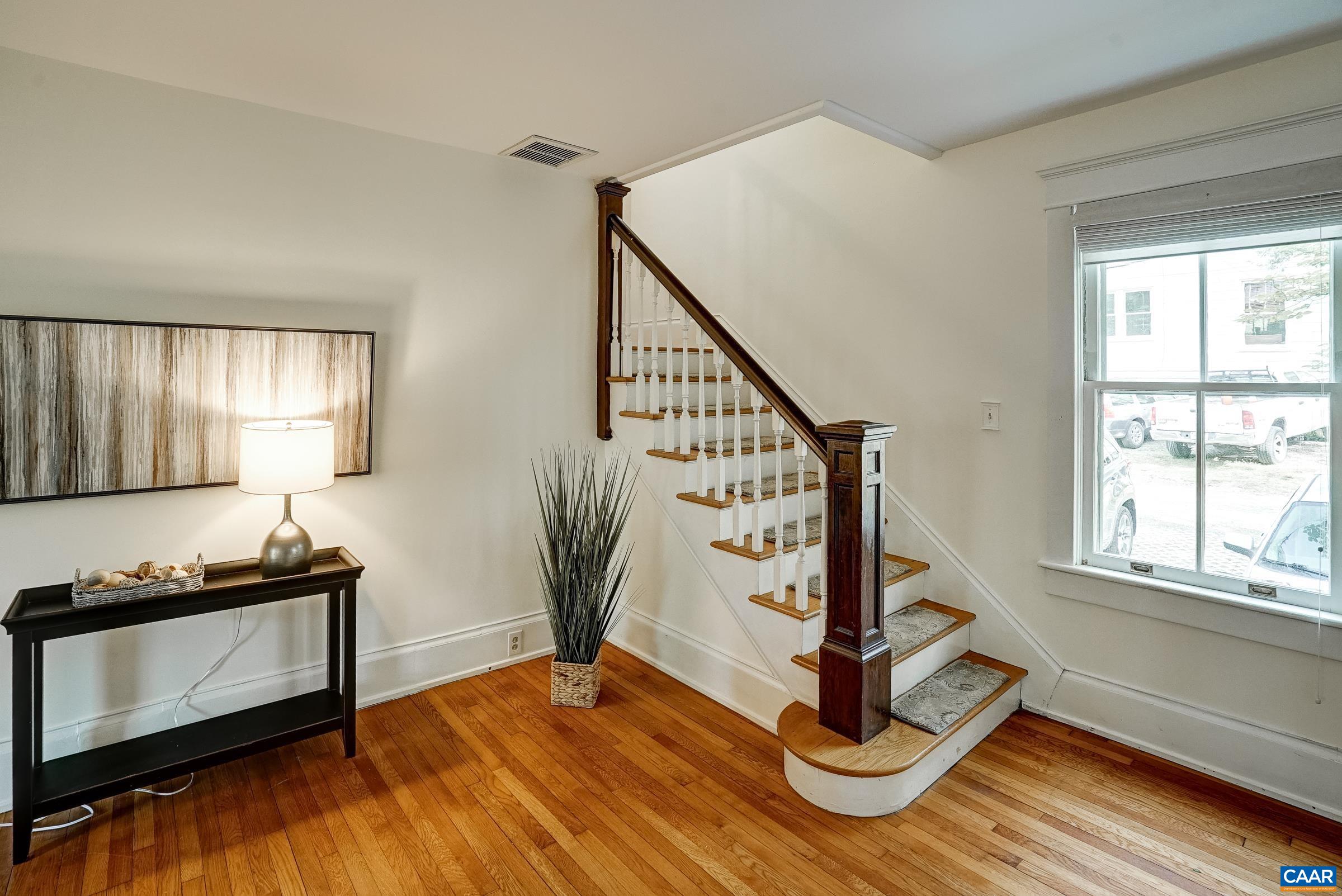2425 JEFFERSON PARK AVE