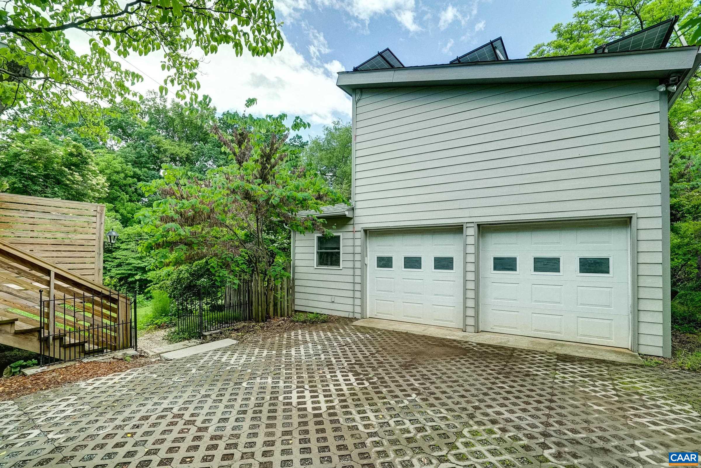 2425 JEFFERSON PARK AVE