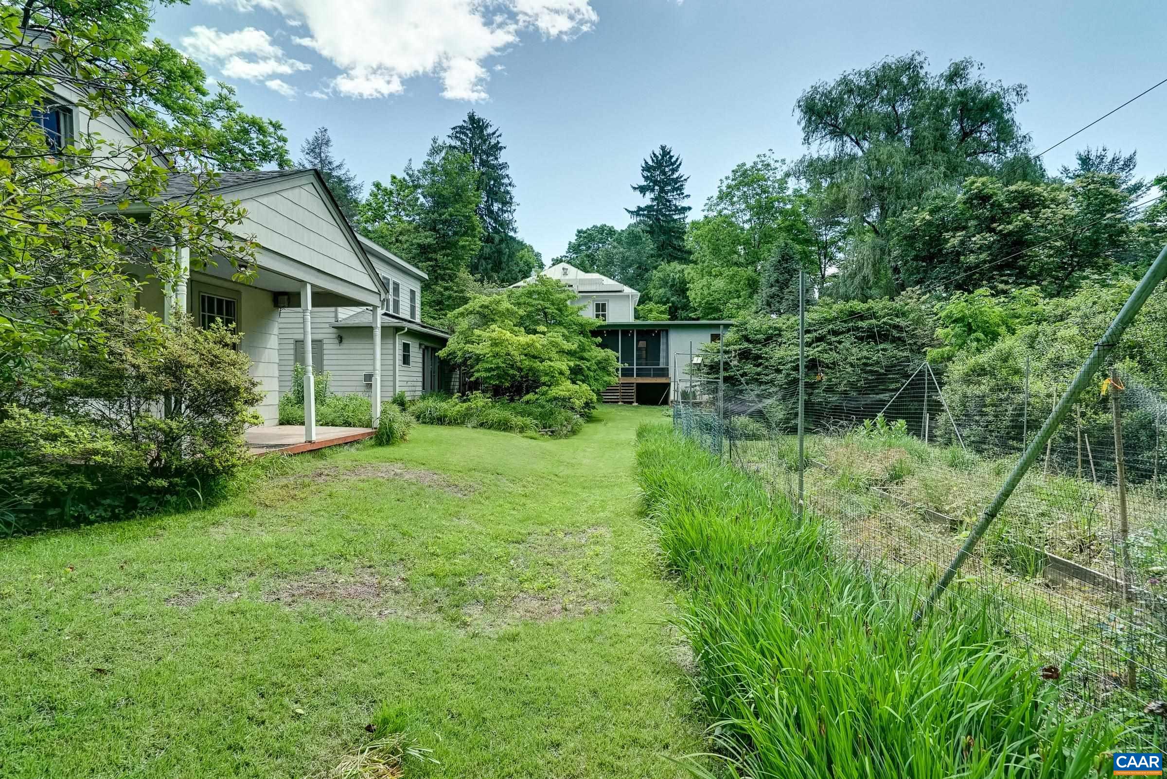 2425 JEFFERSON PARK AVE