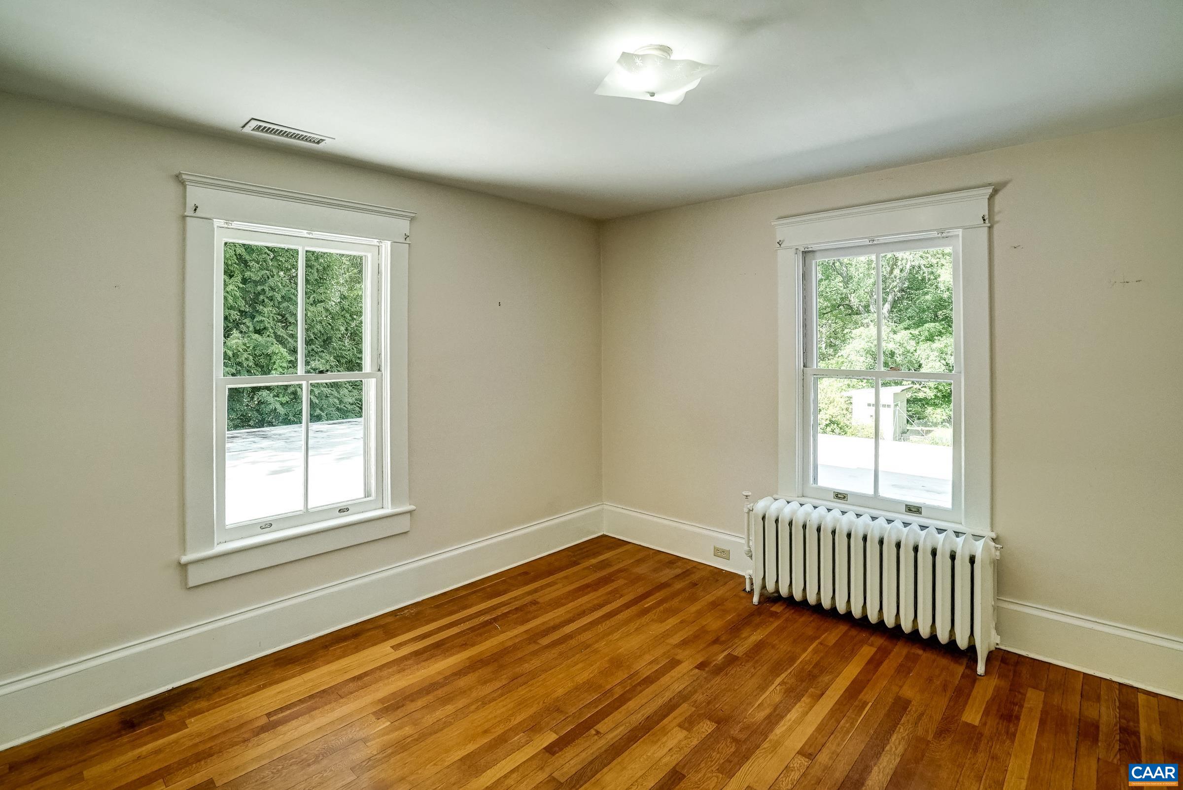 2425 JEFFERSON PARK AVE