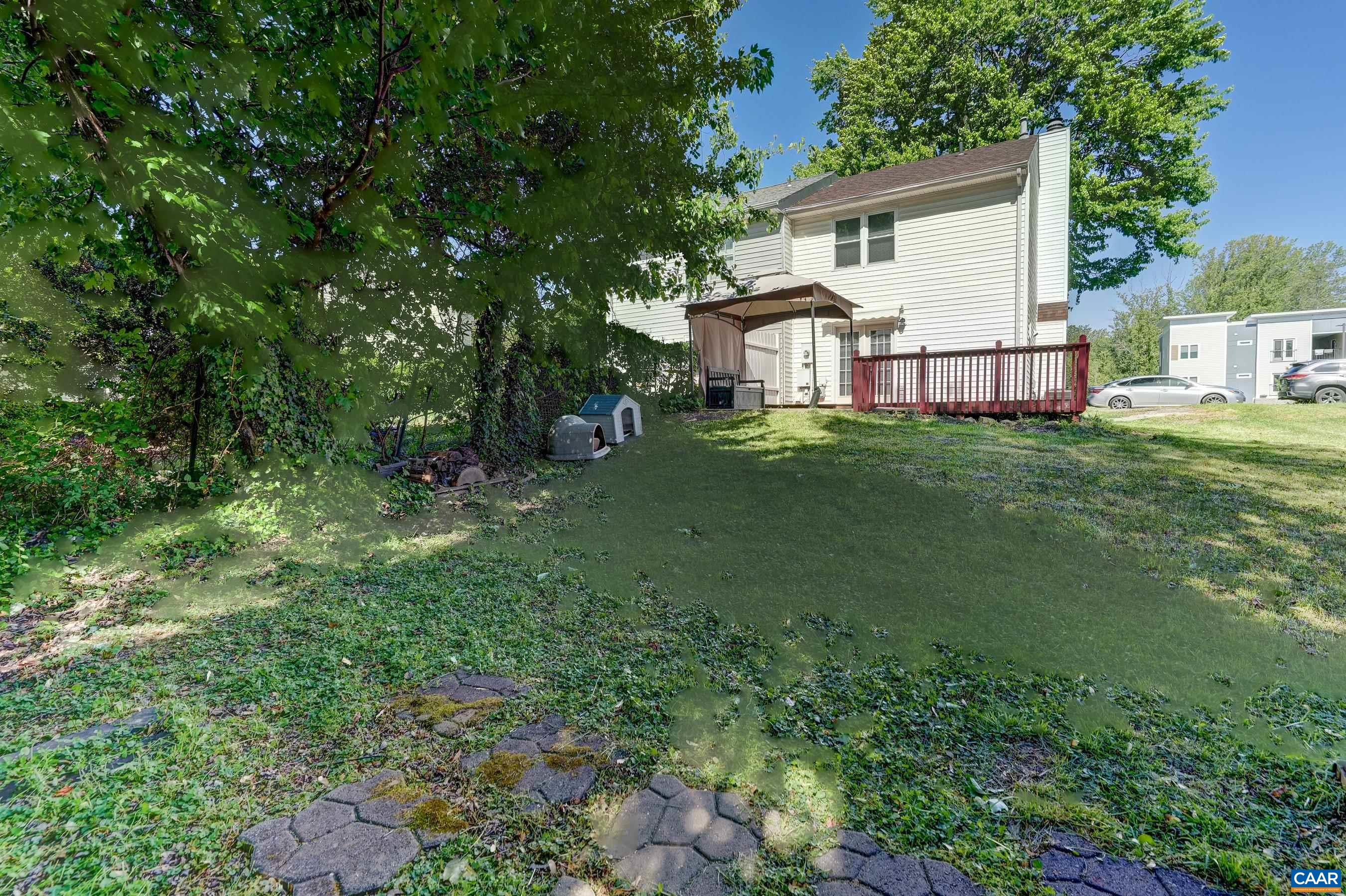 2117 COMMONWEALTH DR