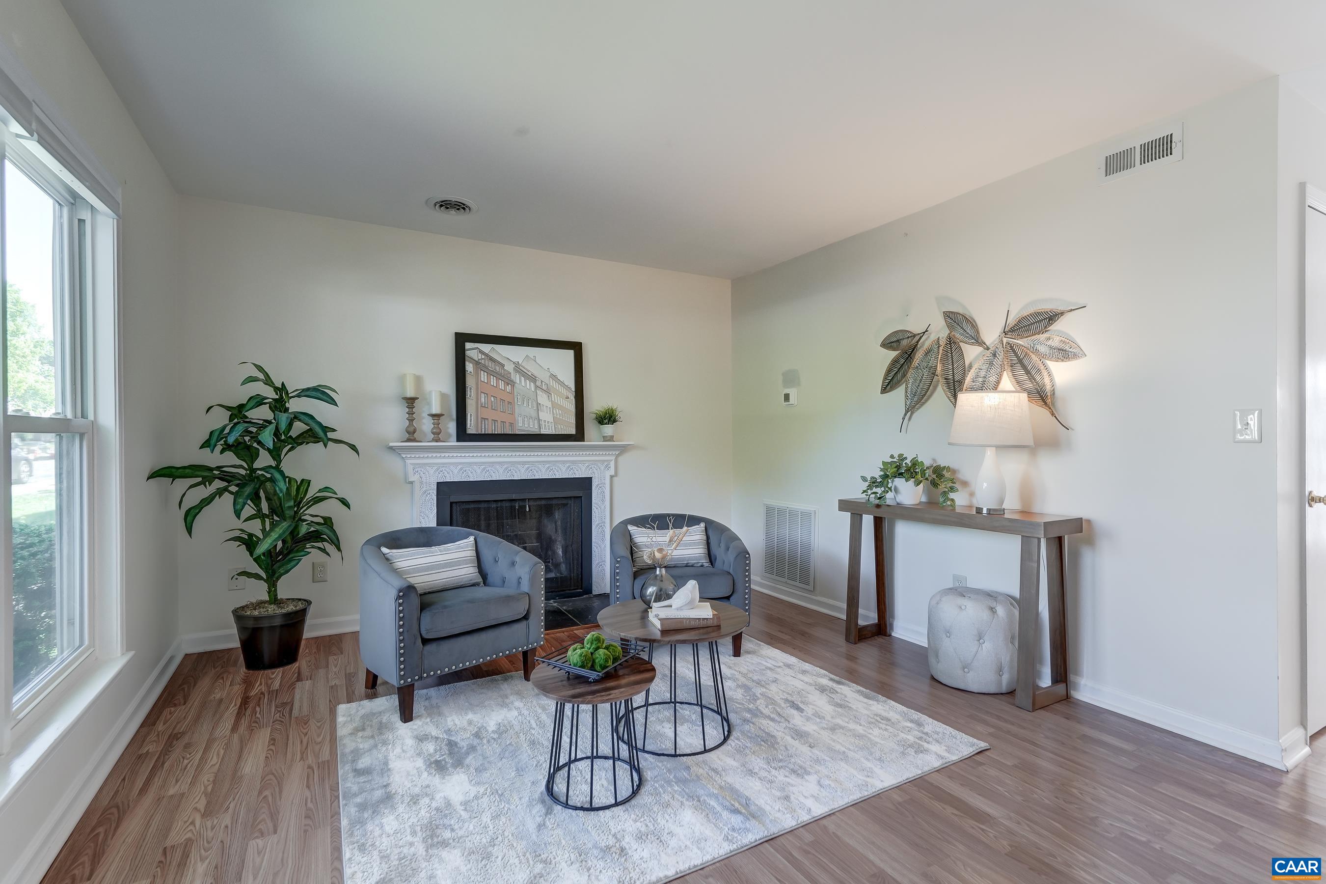 2117 COMMONWEALTH DR