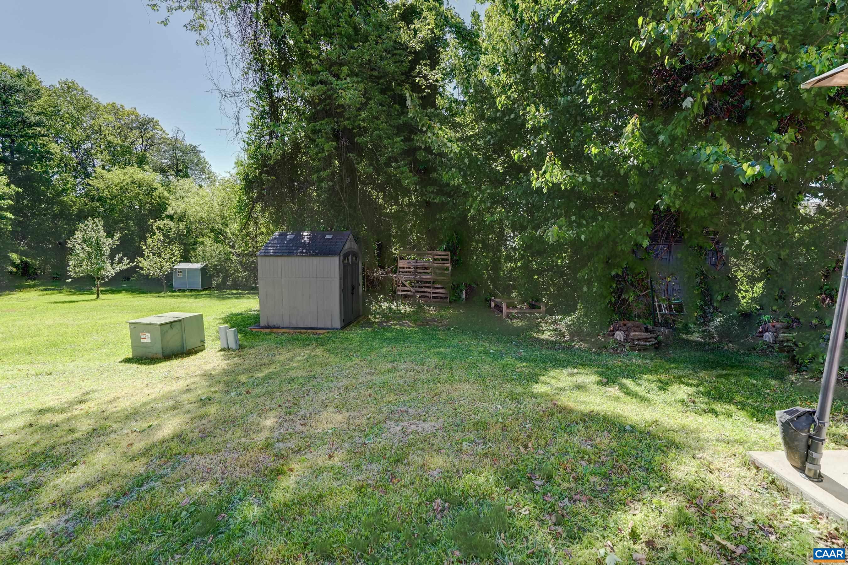 2117 COMMONWEALTH DR