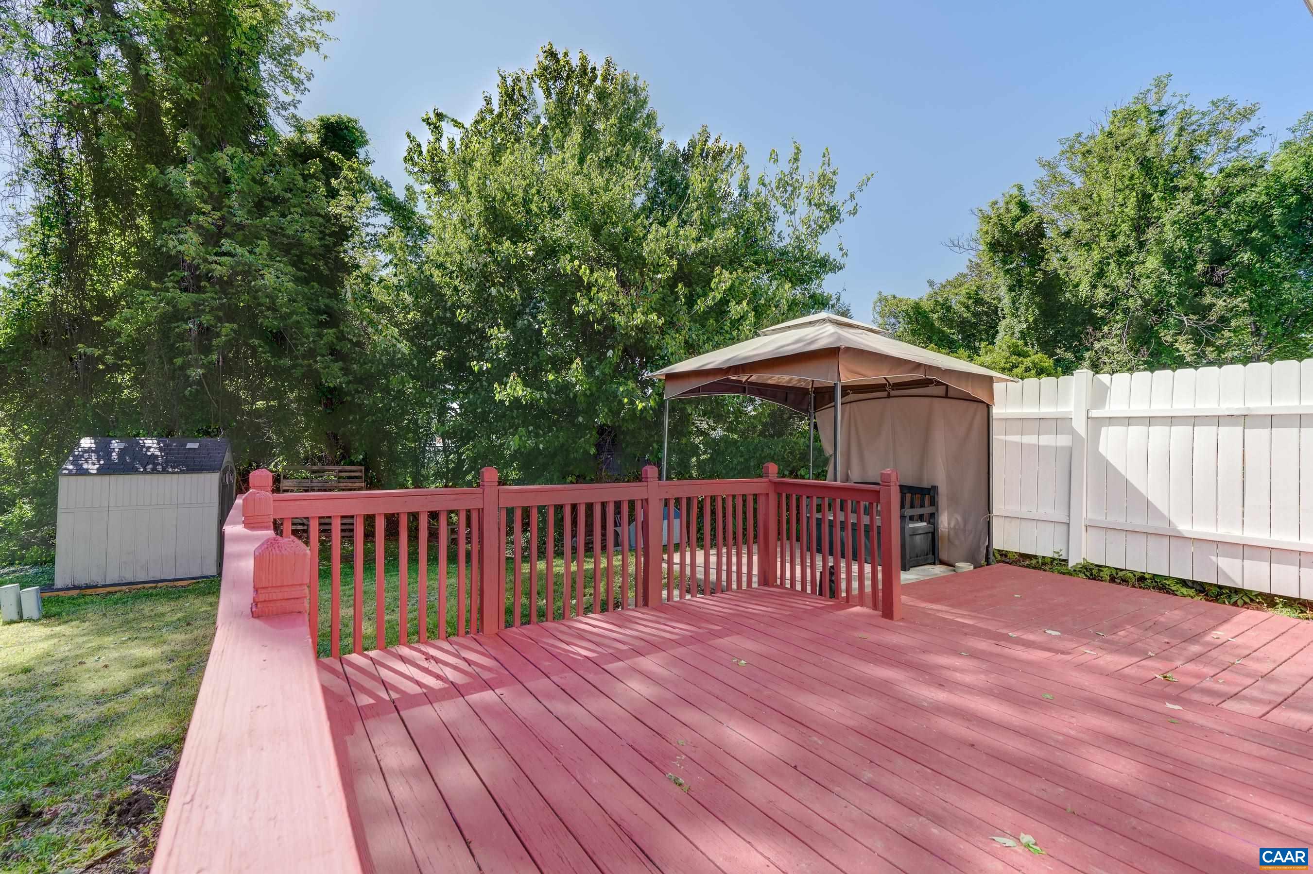 2117 COMMONWEALTH DR