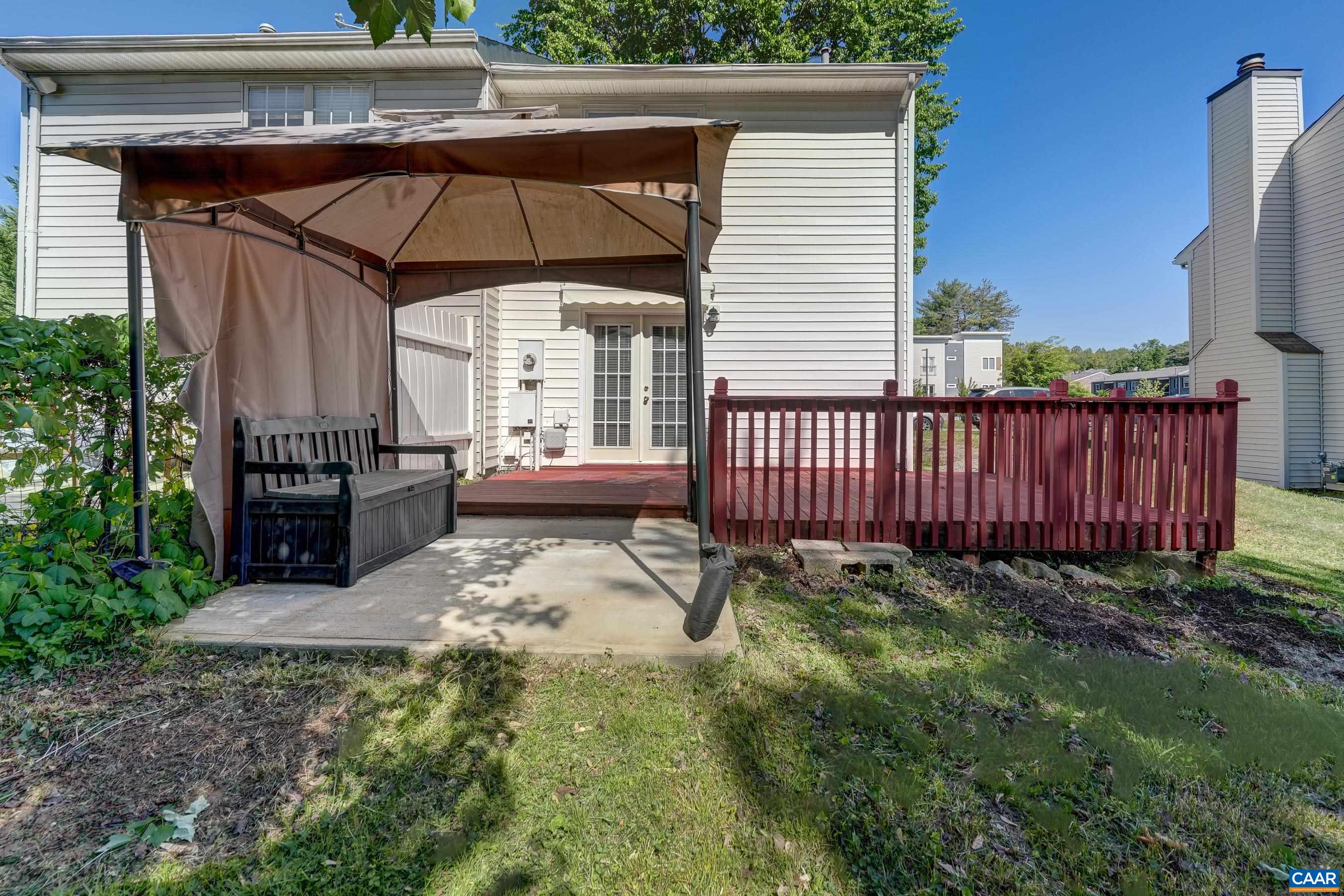 2117 COMMONWEALTH DR