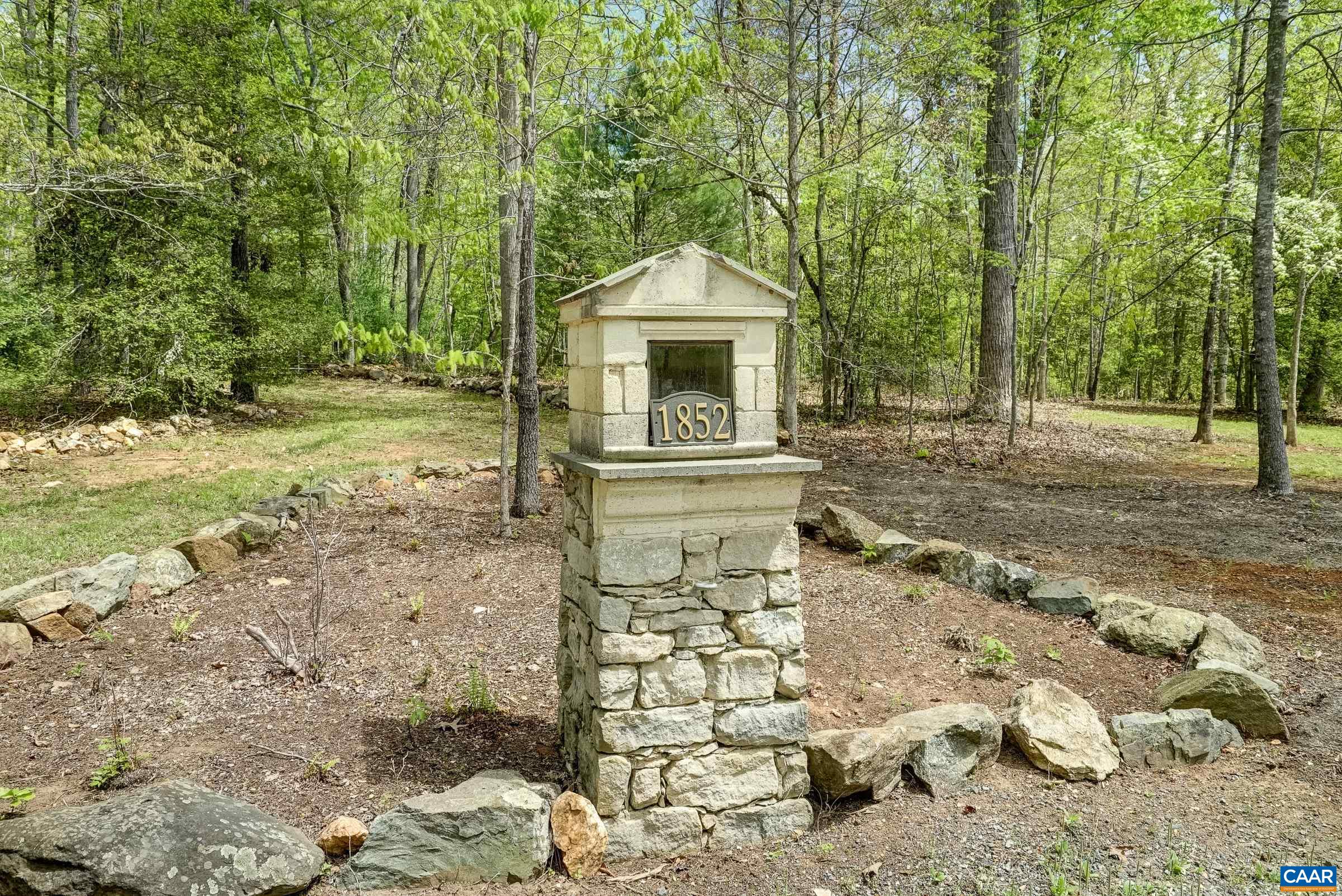 1852 THOMFORDSON LN