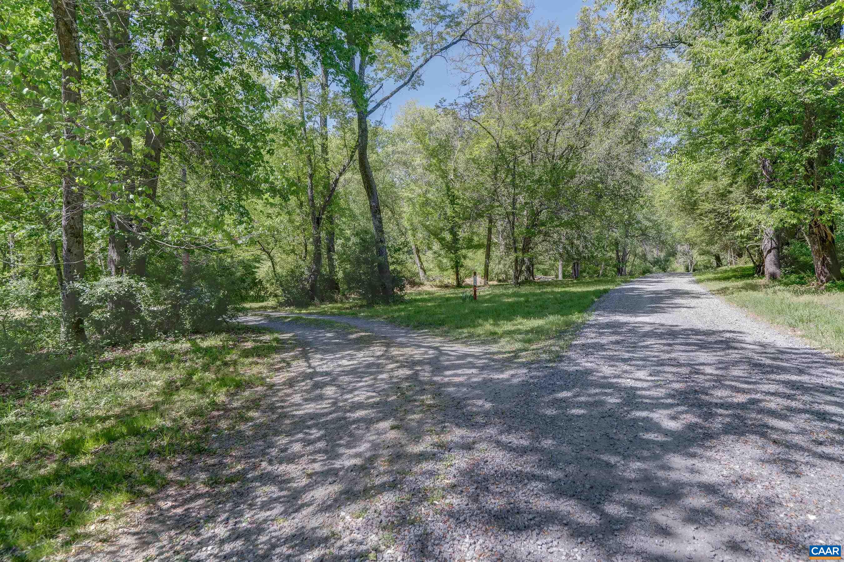 180 LYNX FARM LN