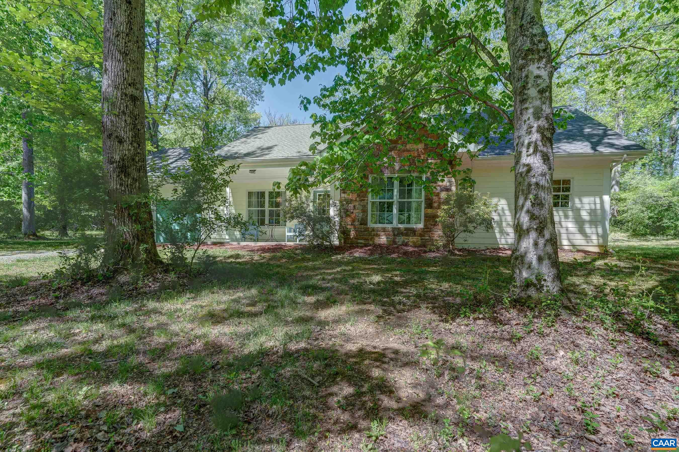 180 LYNX FARM LN