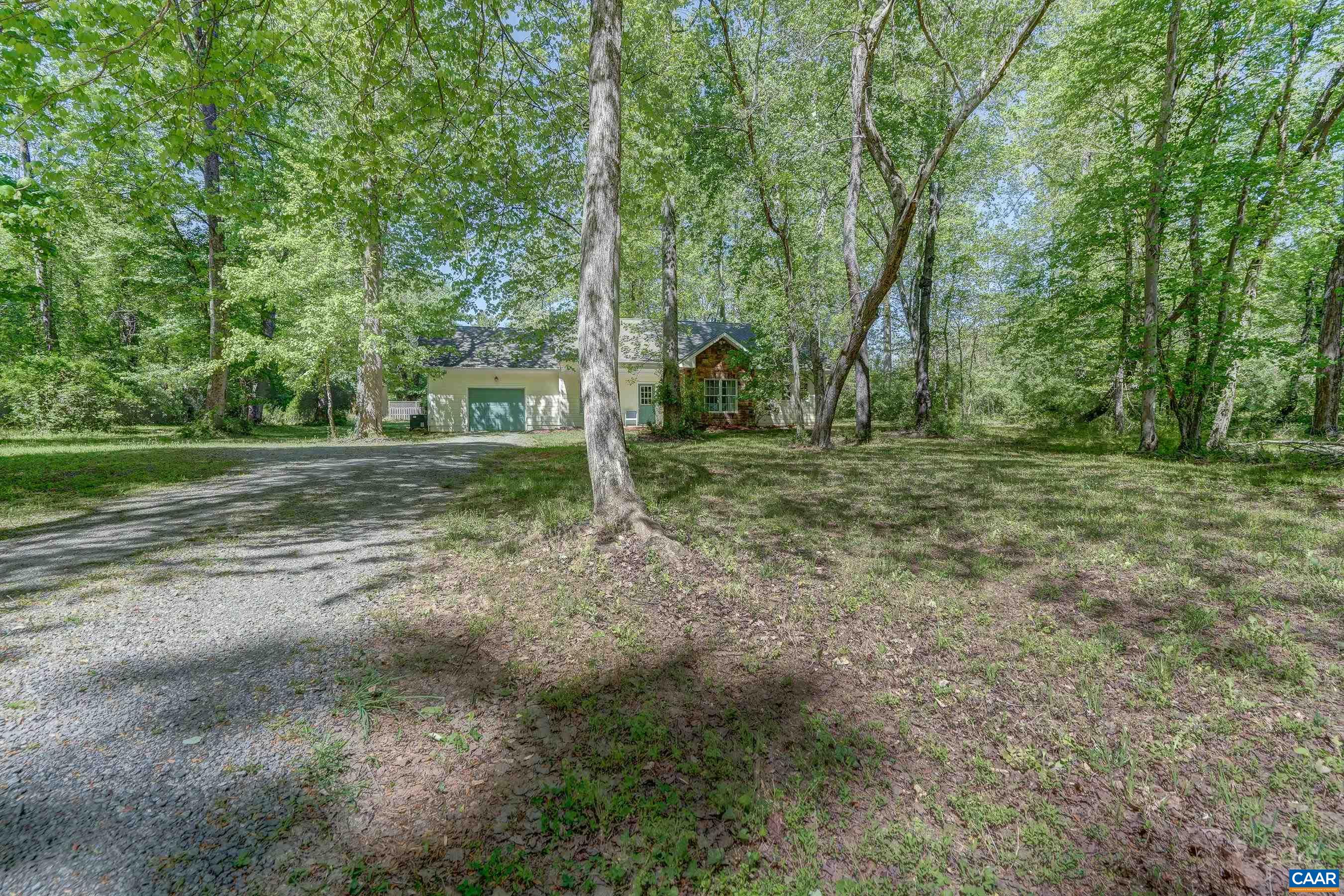 180 LYNX FARM LN
