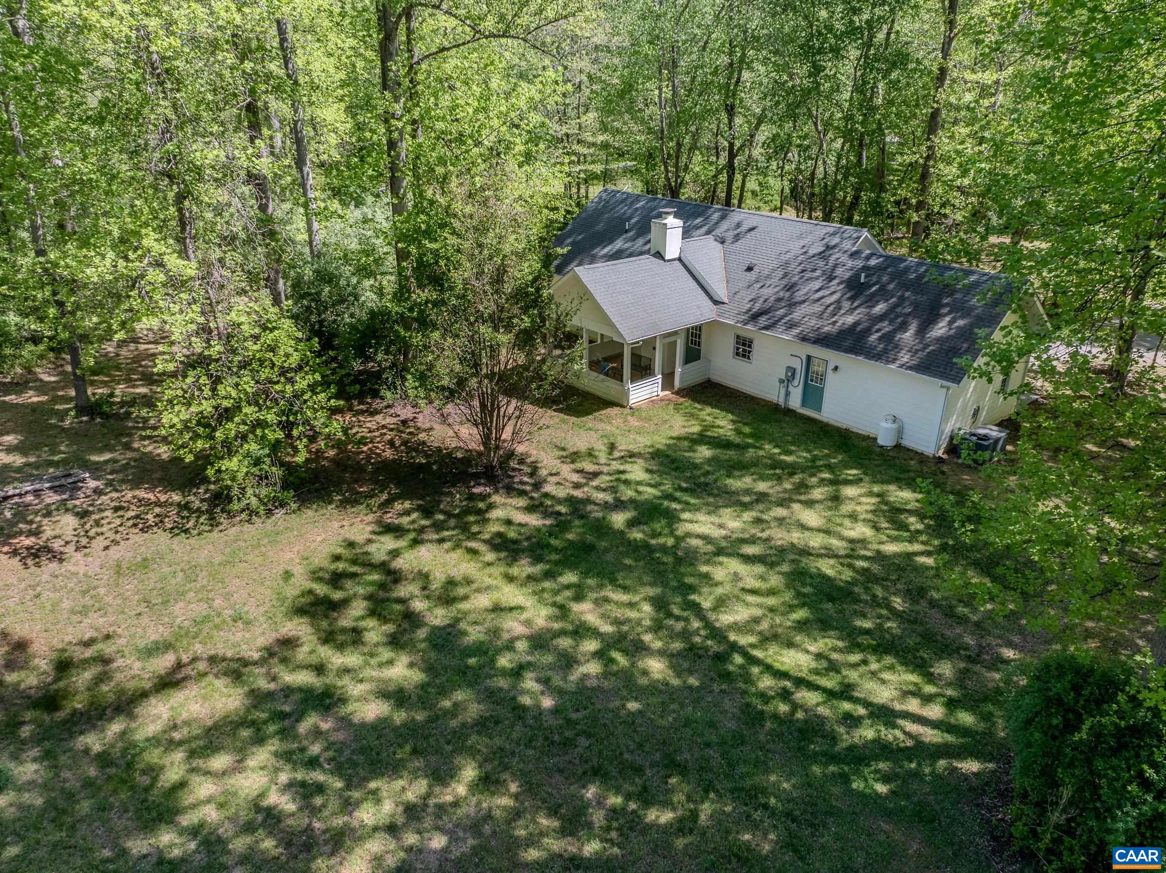 180 LYNX FARM LN