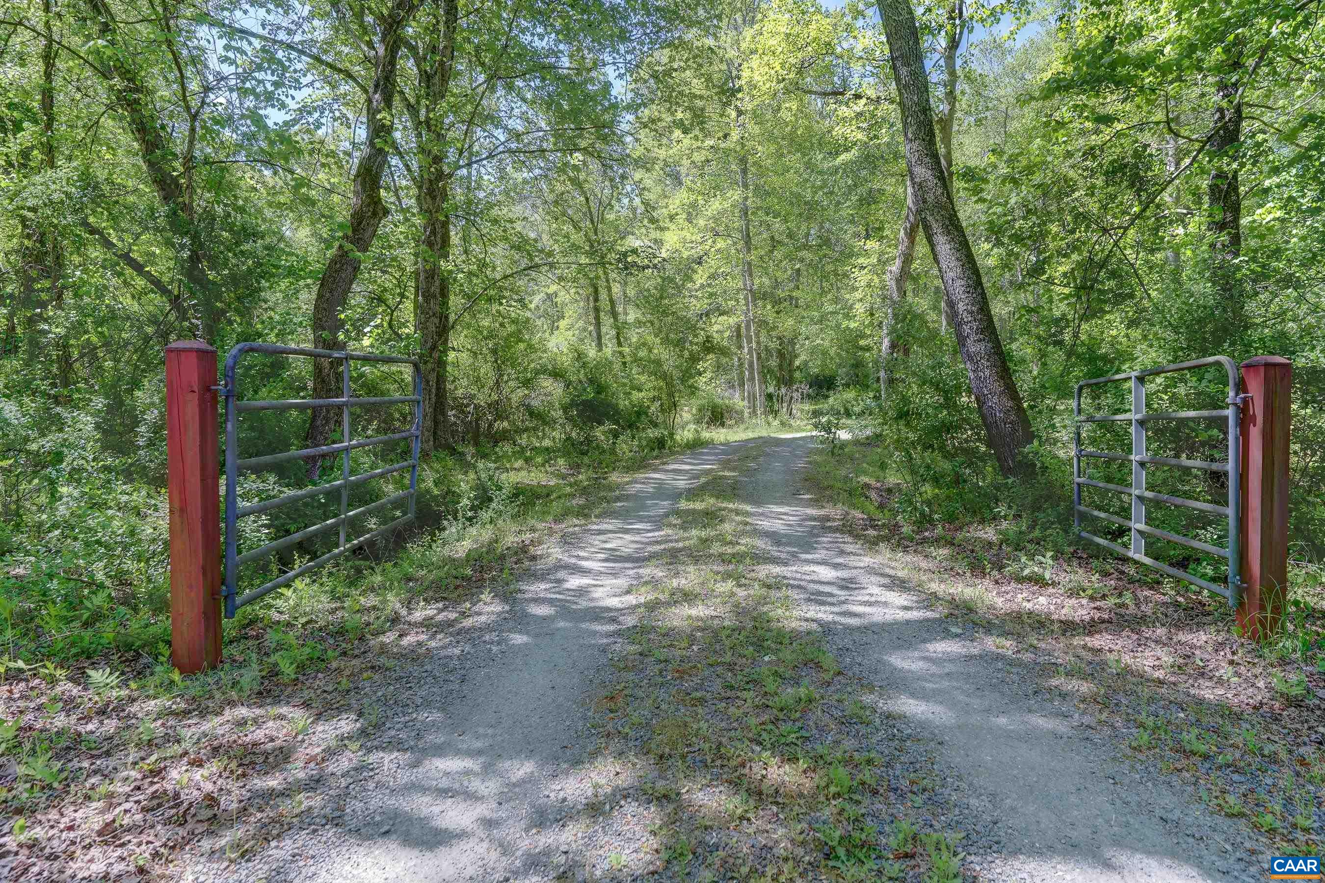 180 LYNX FARM LN