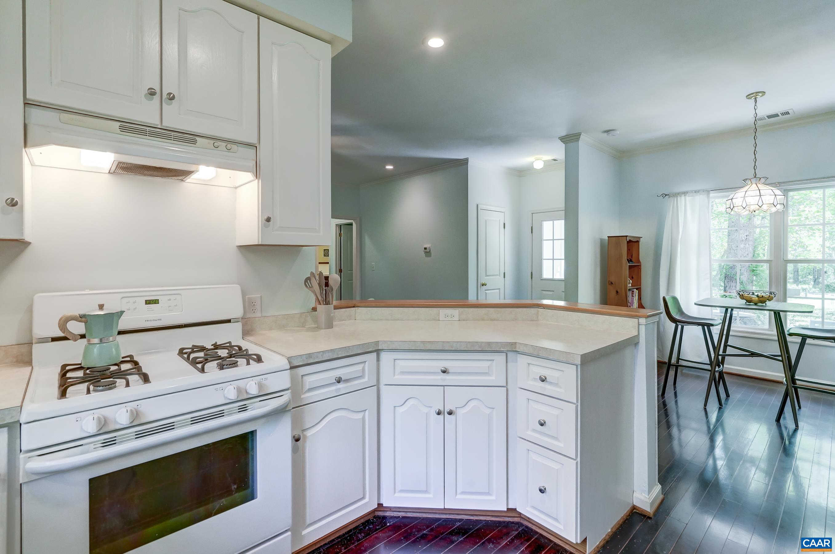 180 LYNX FARM LN