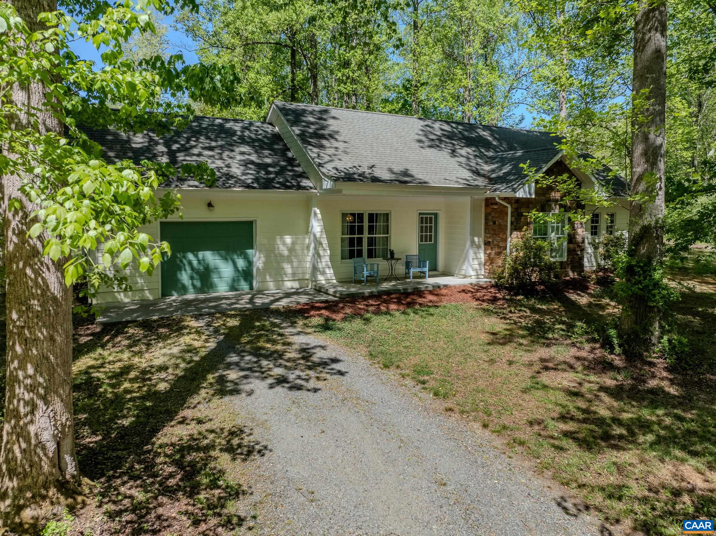 180 LYNX FARM LN