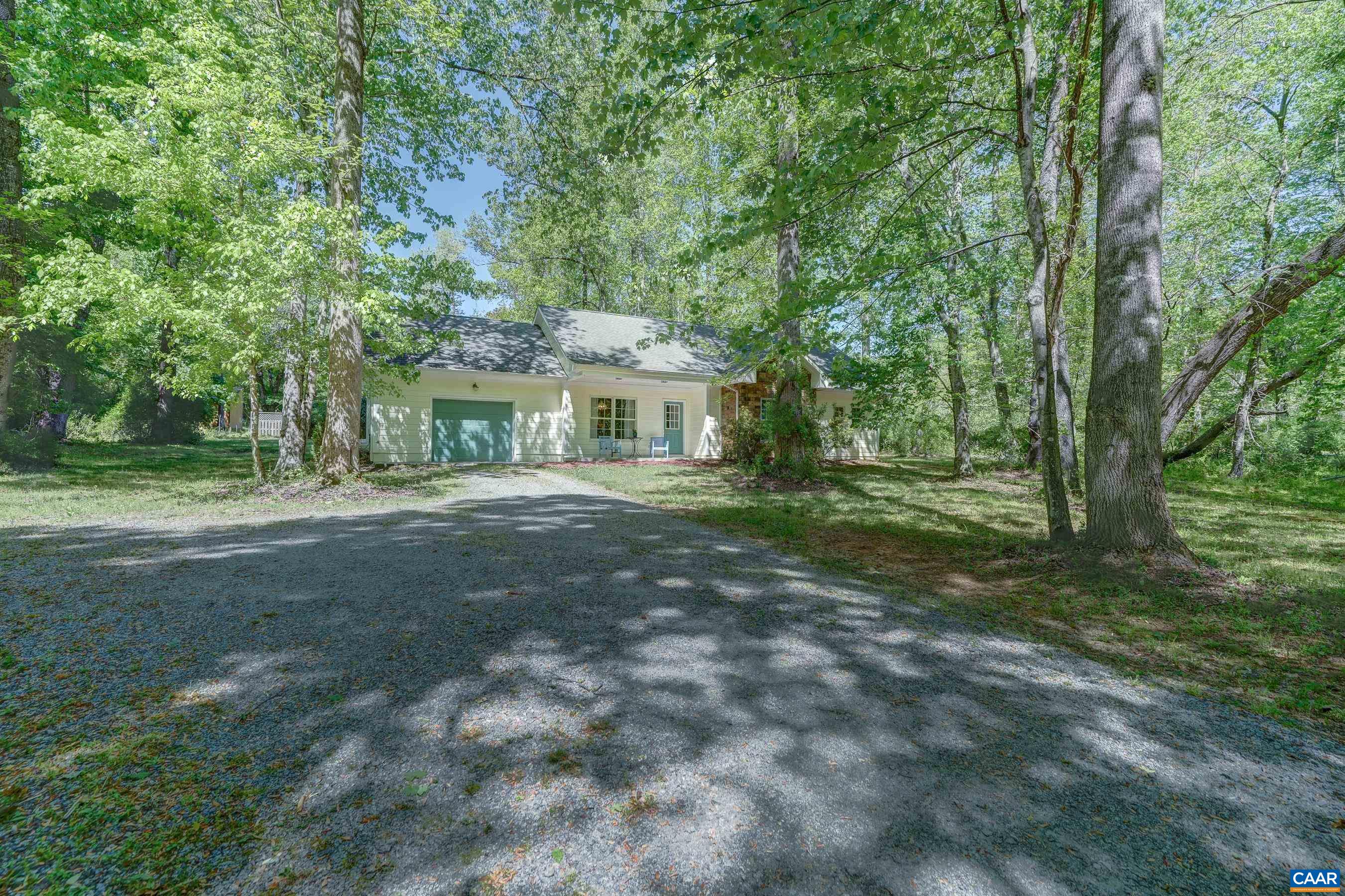 180 LYNX FARM LN