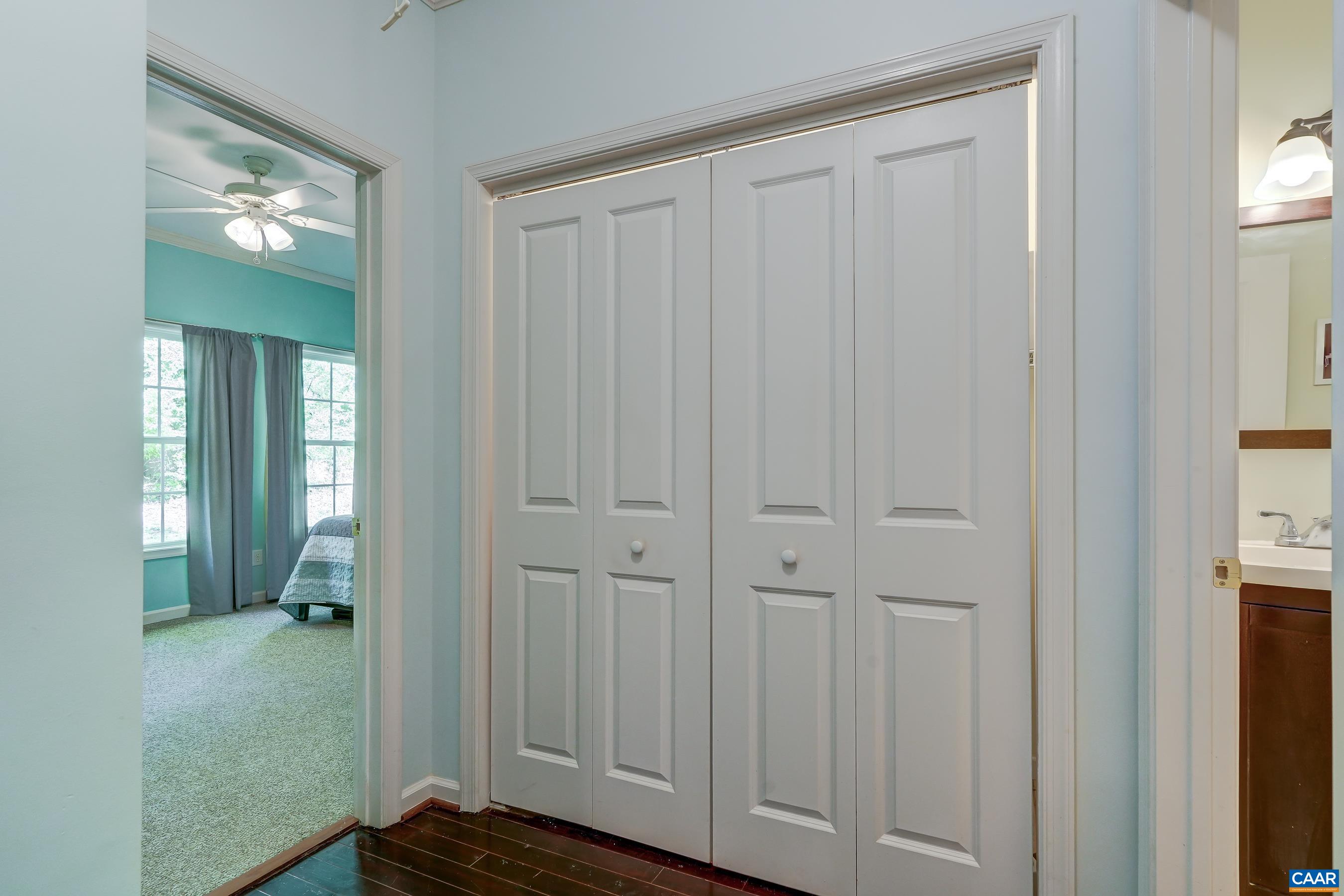 180 LYNX FARM LN