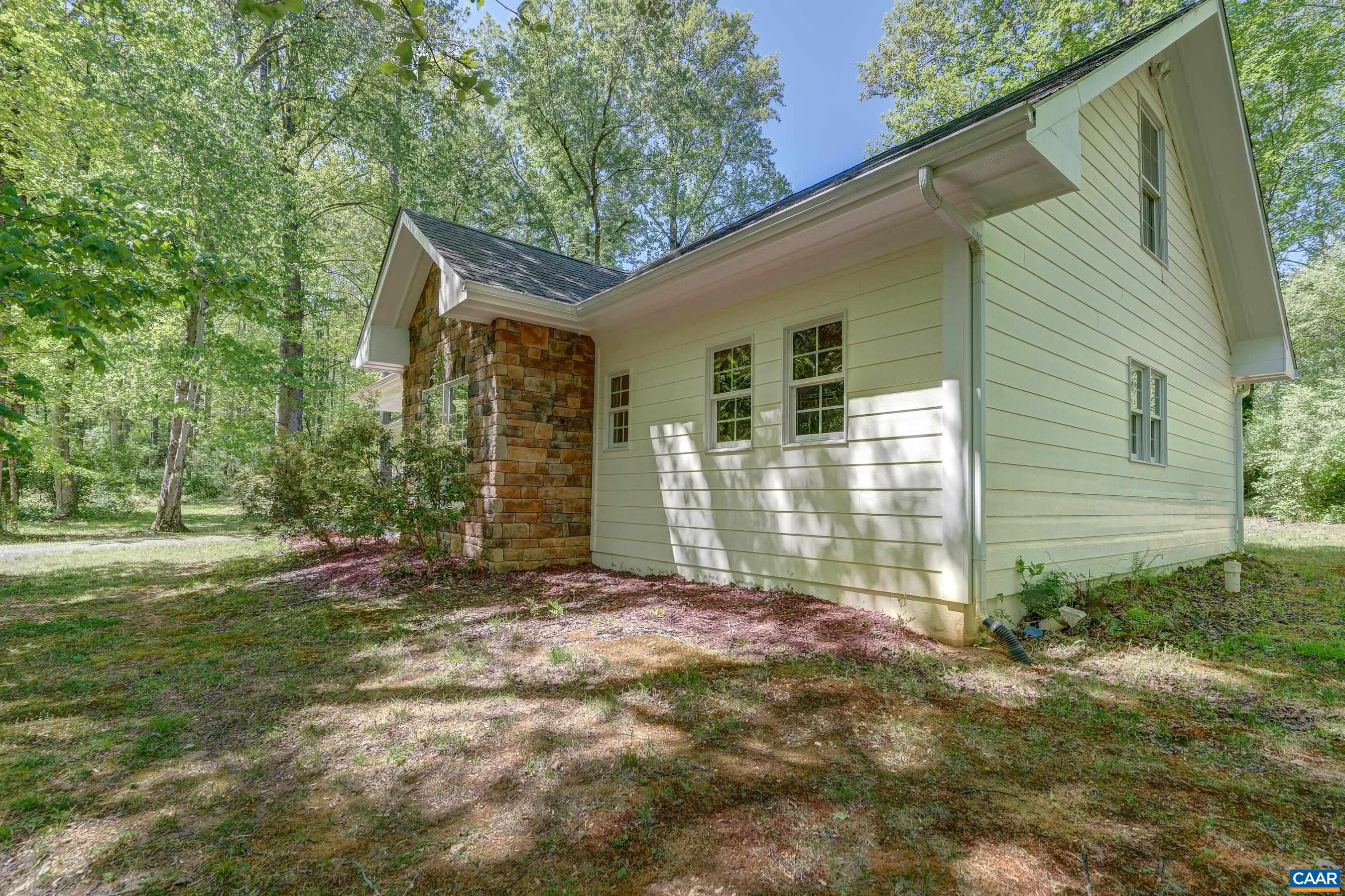 180 LYNX FARM LN