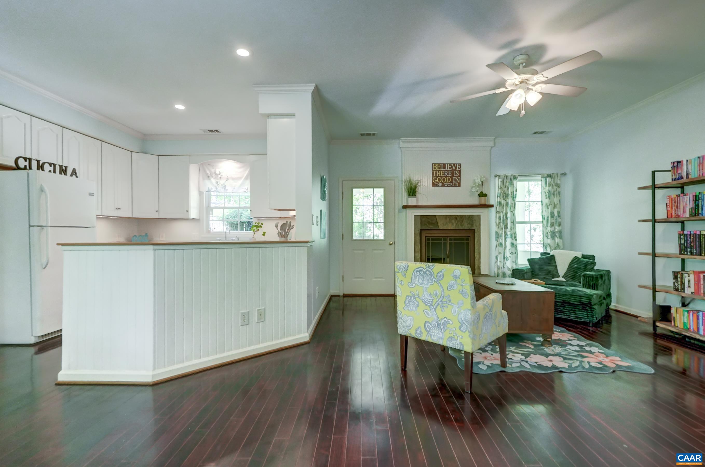 180 LYNX FARM LN