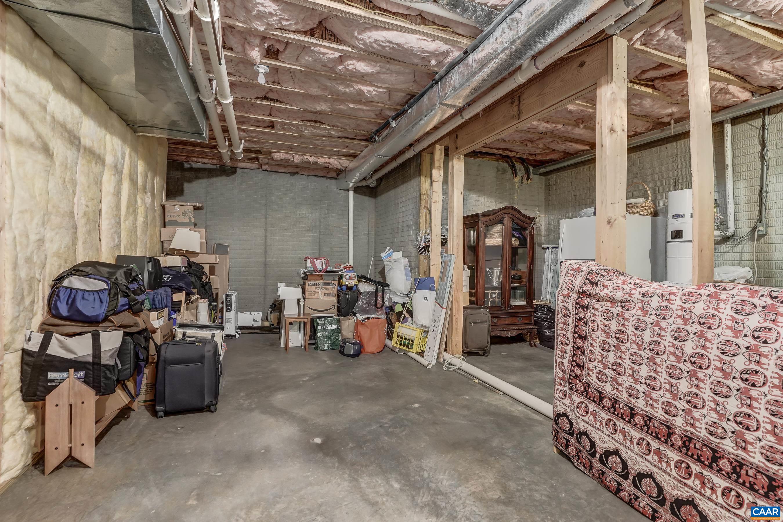 455 FOXDALE LN
