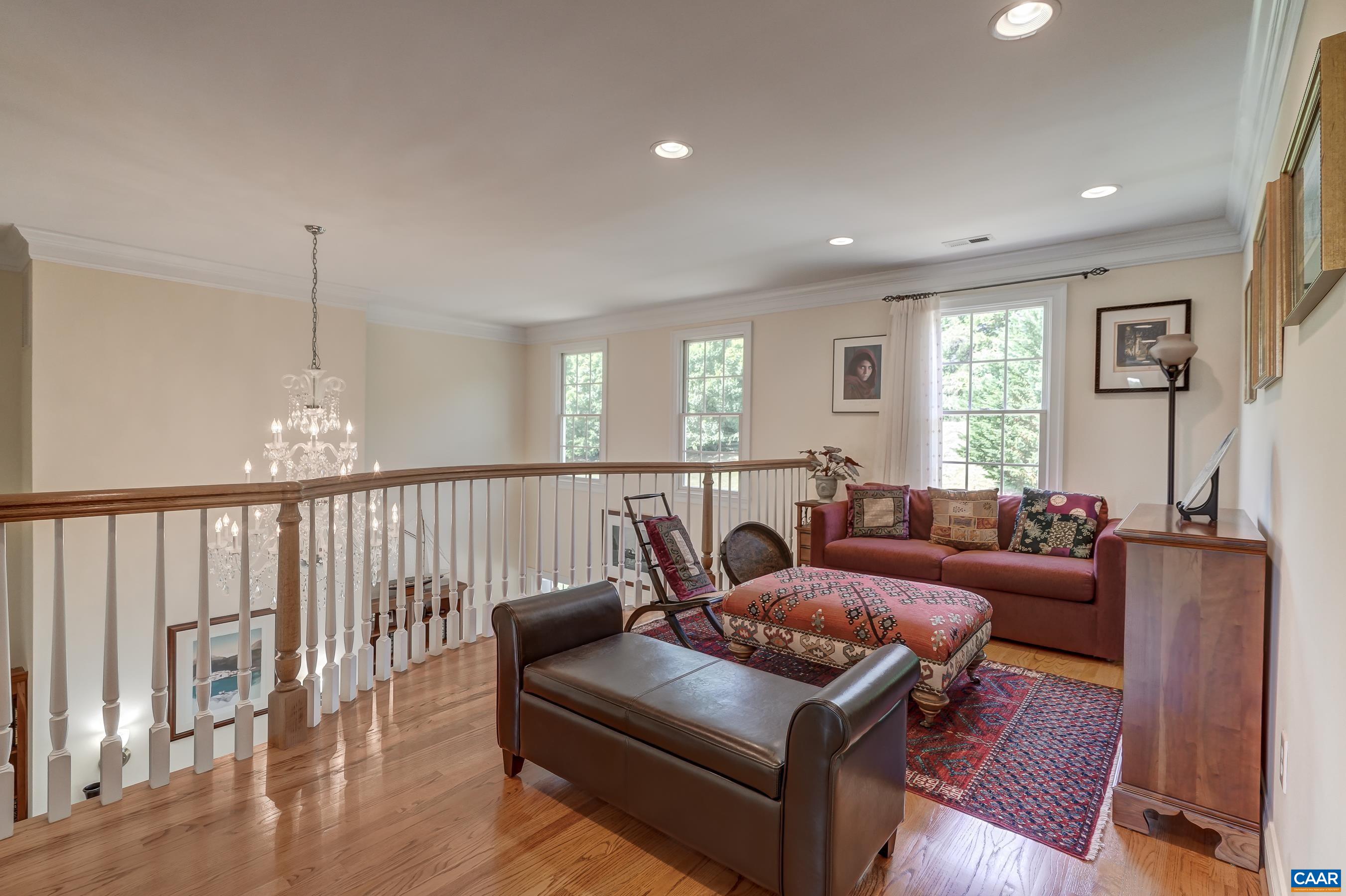 455 FOXDALE LN