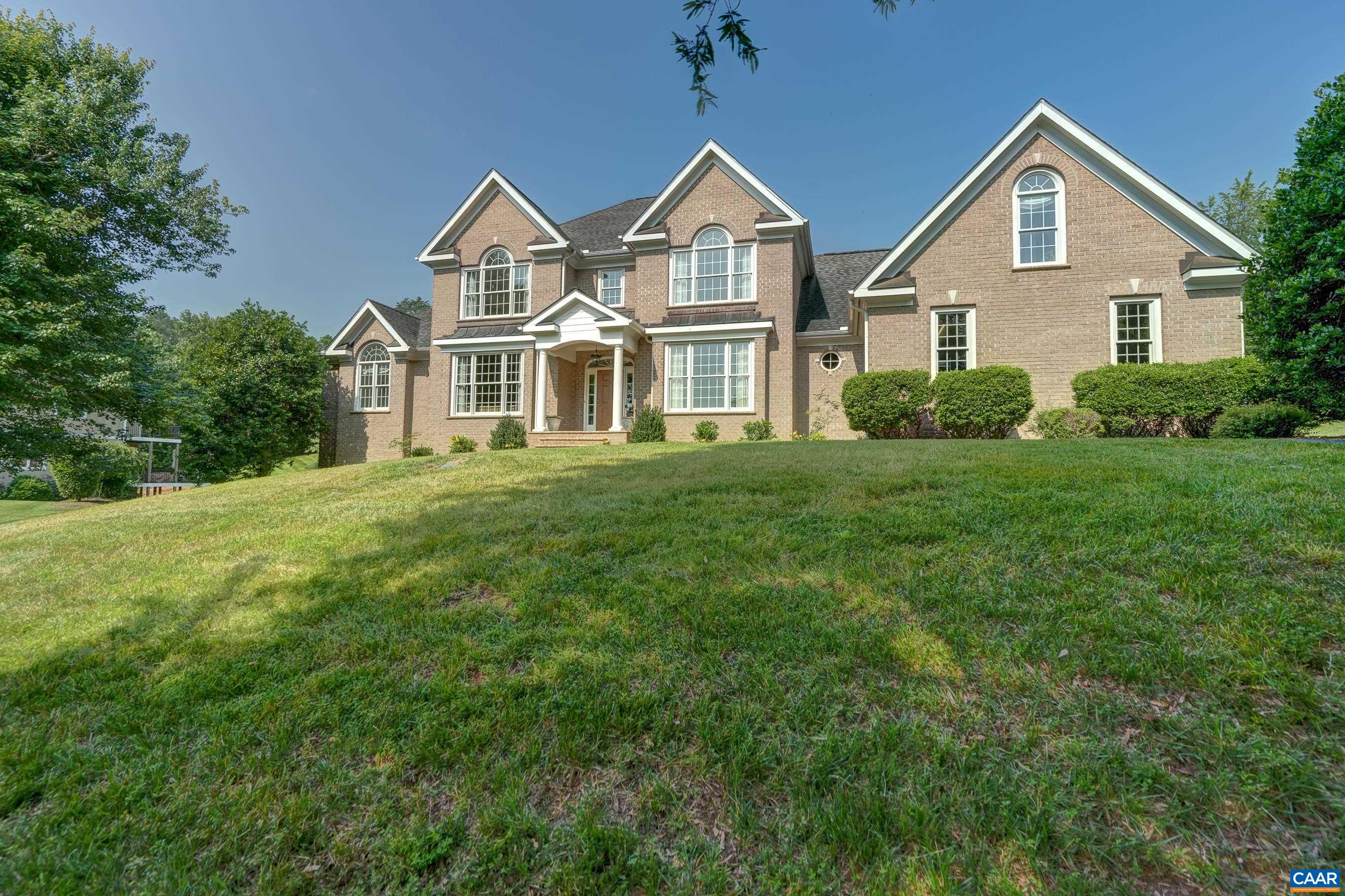 455 FOXDALE LN